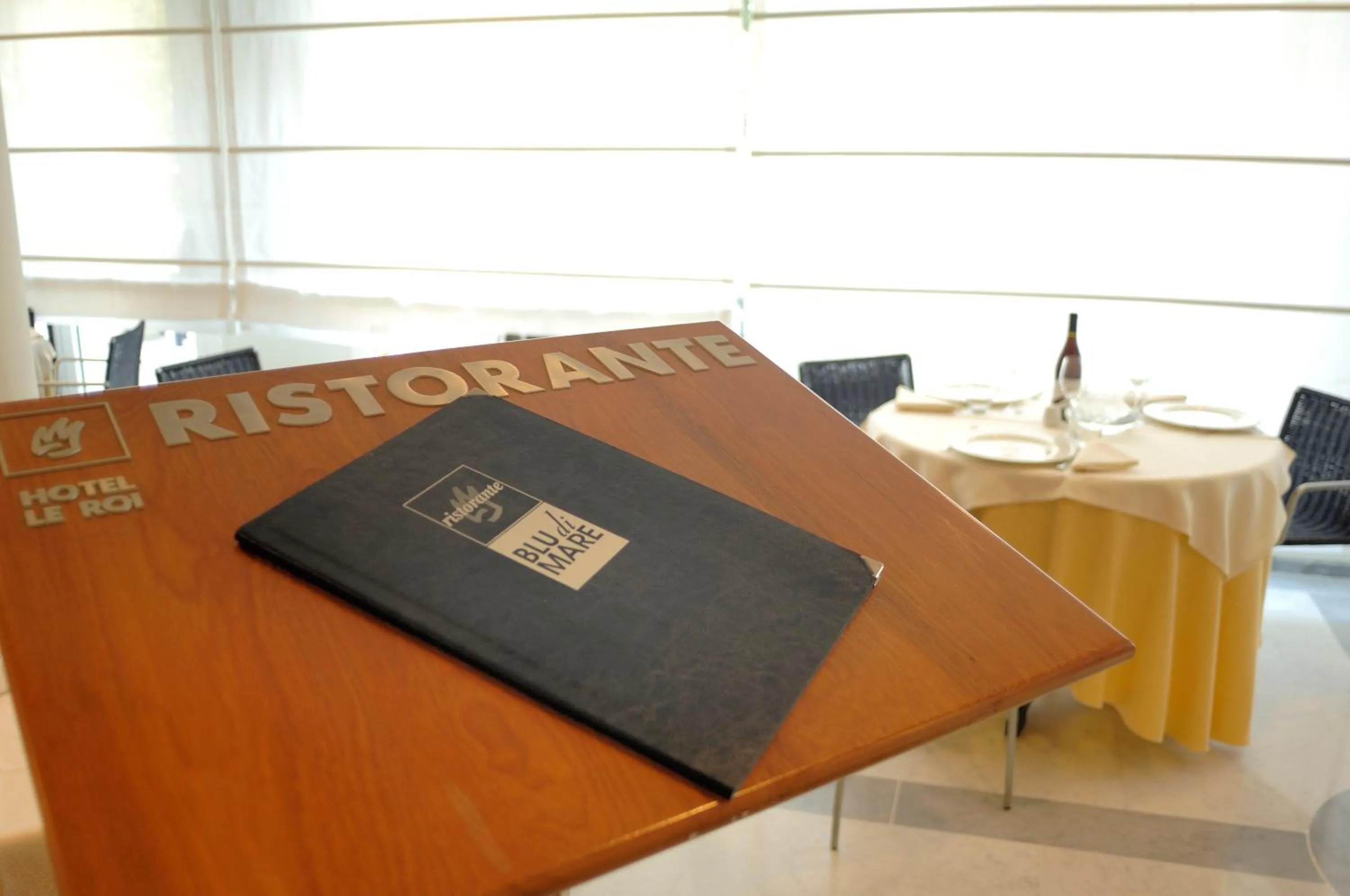 Restaurant/places to eat in Hotel Le Roi