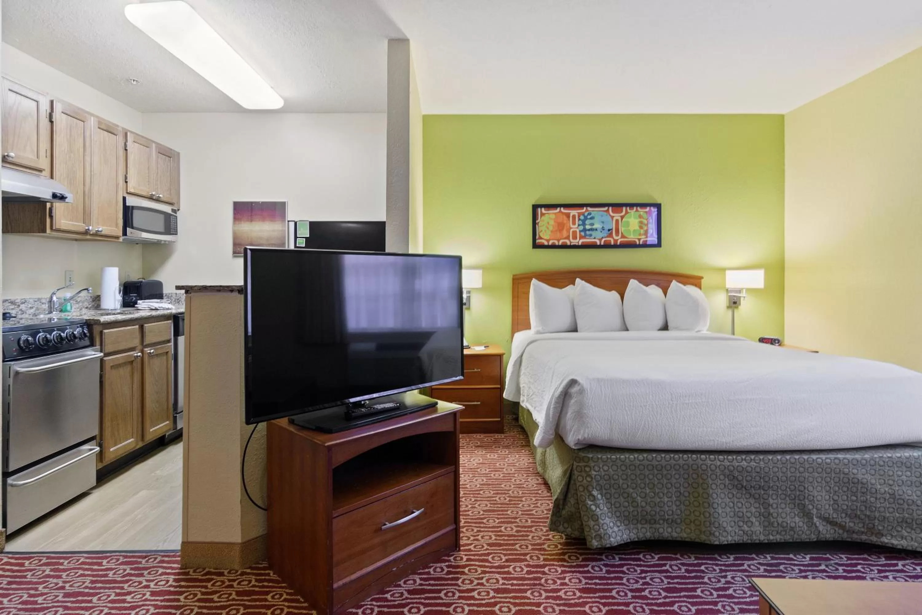 Bed in Extended Stay America Suites - Richmond - Glen Allen - Short Pump