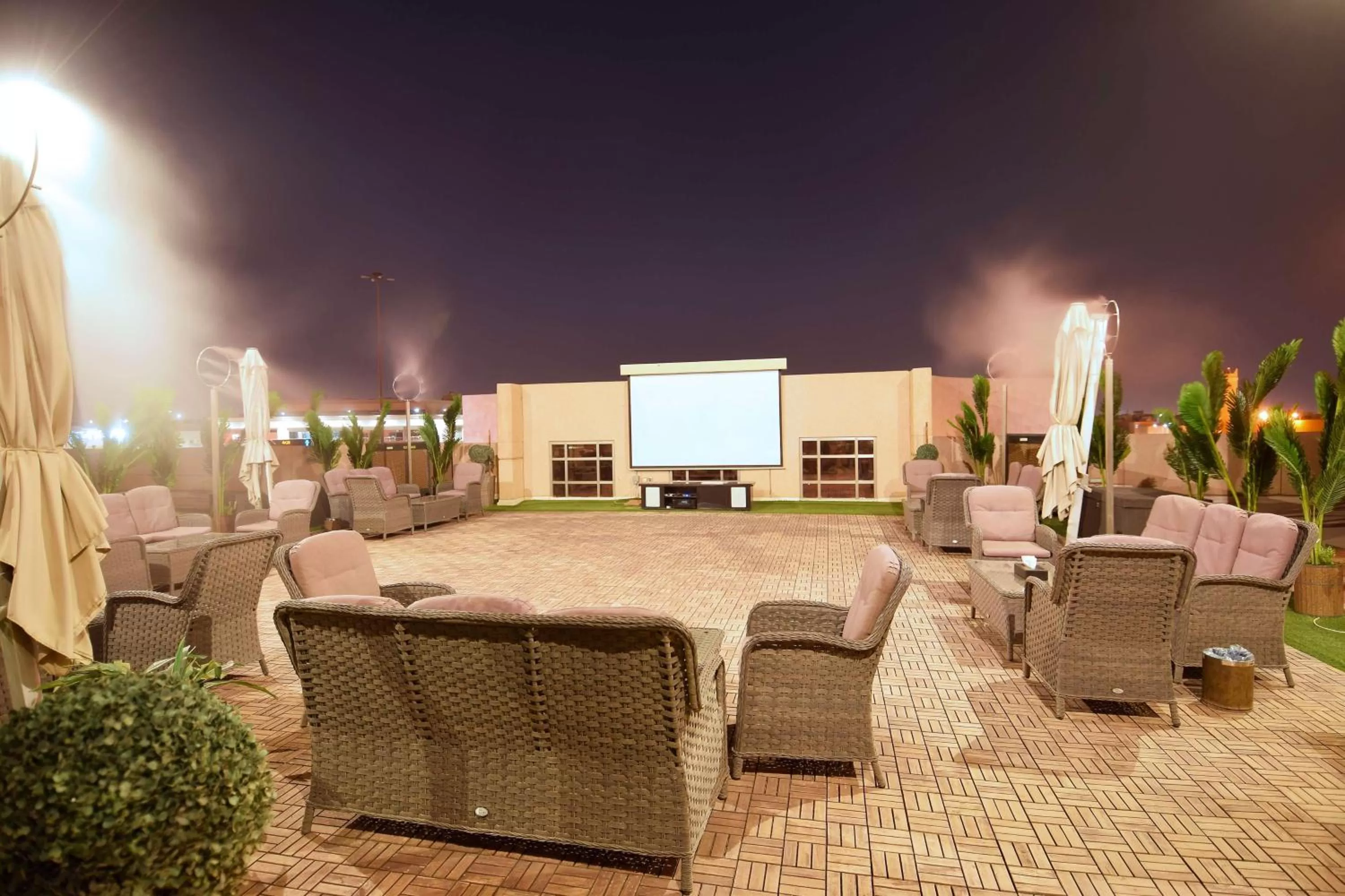 Lounge or bar in Best Western Plus Fursan