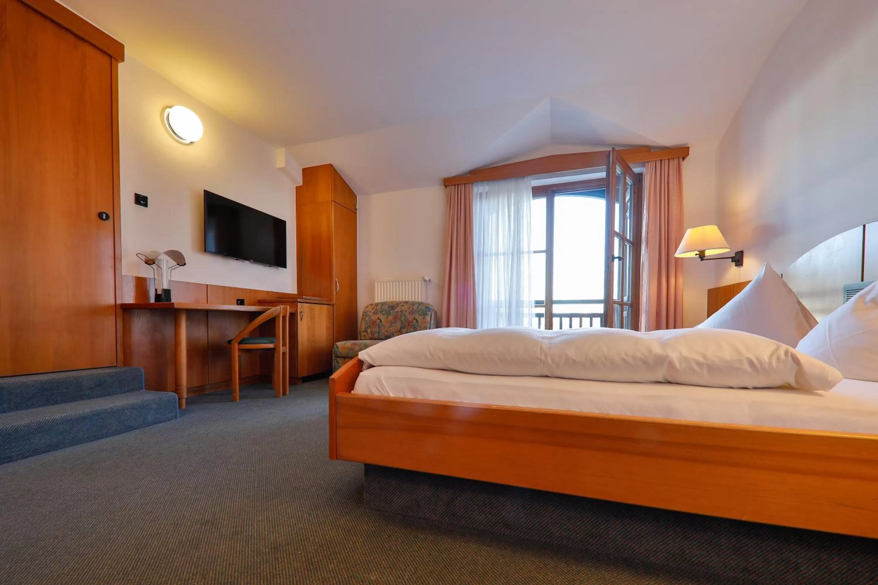 Bed in Hotel Edlingerwirt - Sauna & Golfsimulator inklusive