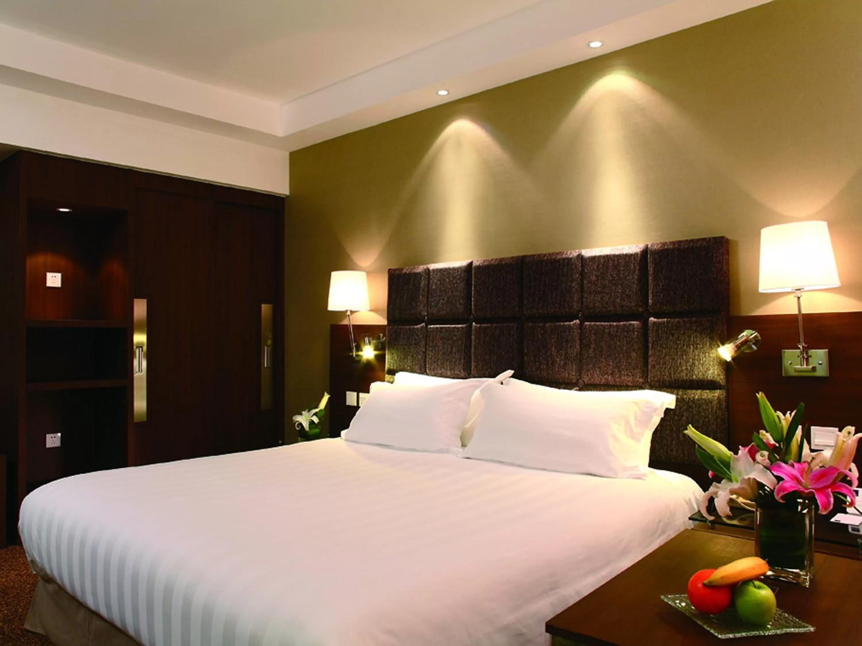 Bed in Peace Hotel Beijing