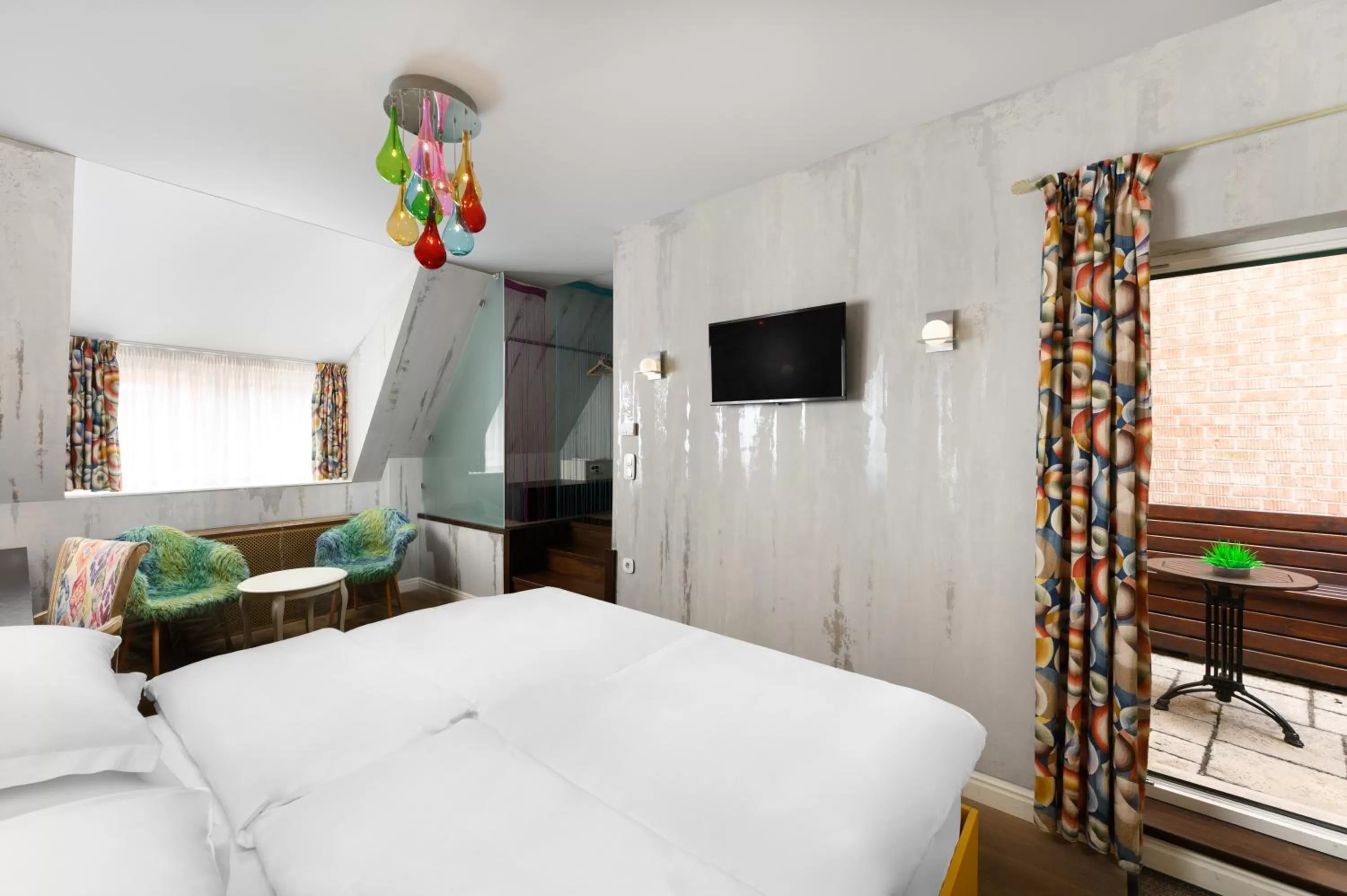 Photo of the whole room, Bed in Maison Bistro & Hotel