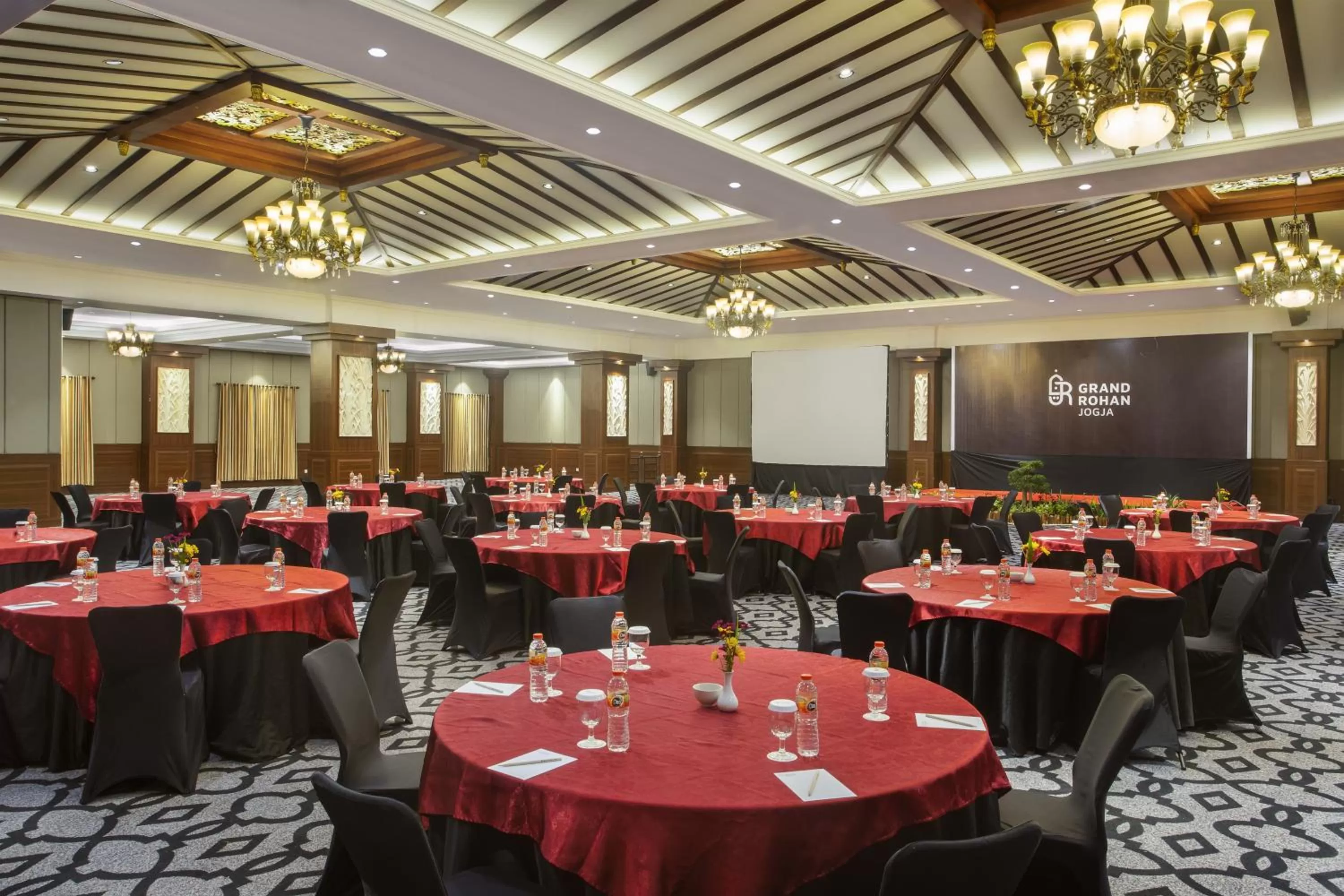 Banquet/Function facilities in Grand Rohan Jogja