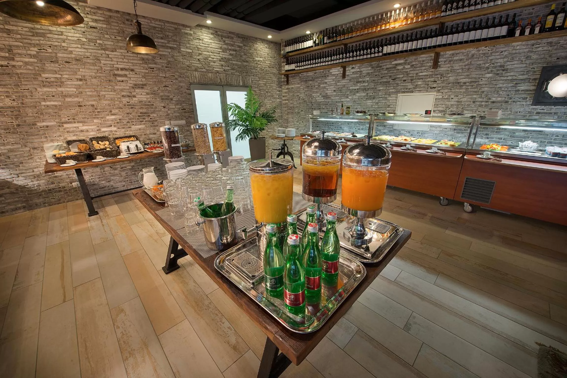 Buffet breakfast in Wilson Palace by LOFT