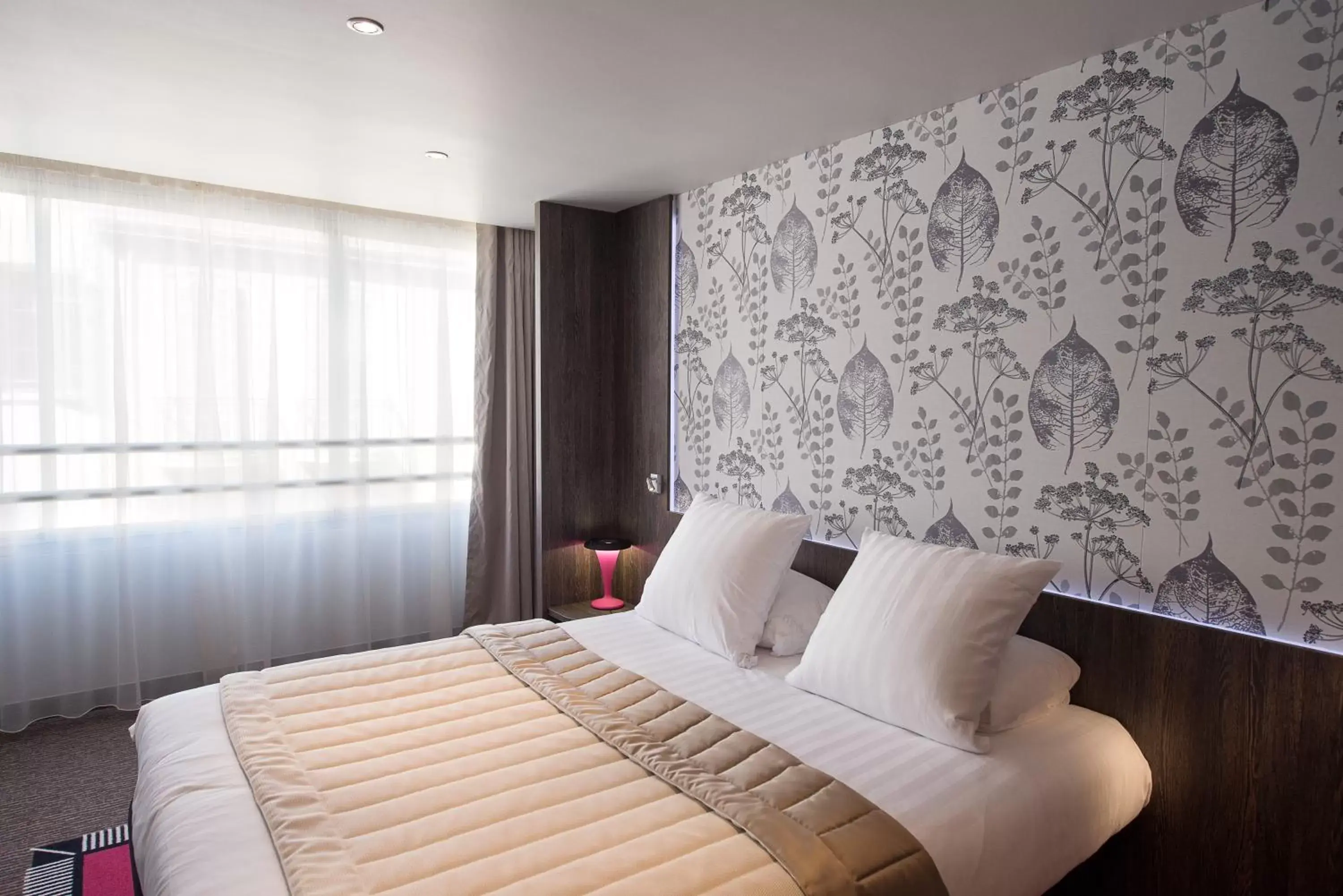 Comfort Double Room in Best Western Premier Le Patio des Artistes Wellness Jacuzzi Comfort Double Room in Best Western Premier Le Patio des Artistes Wellness Jacuzzi