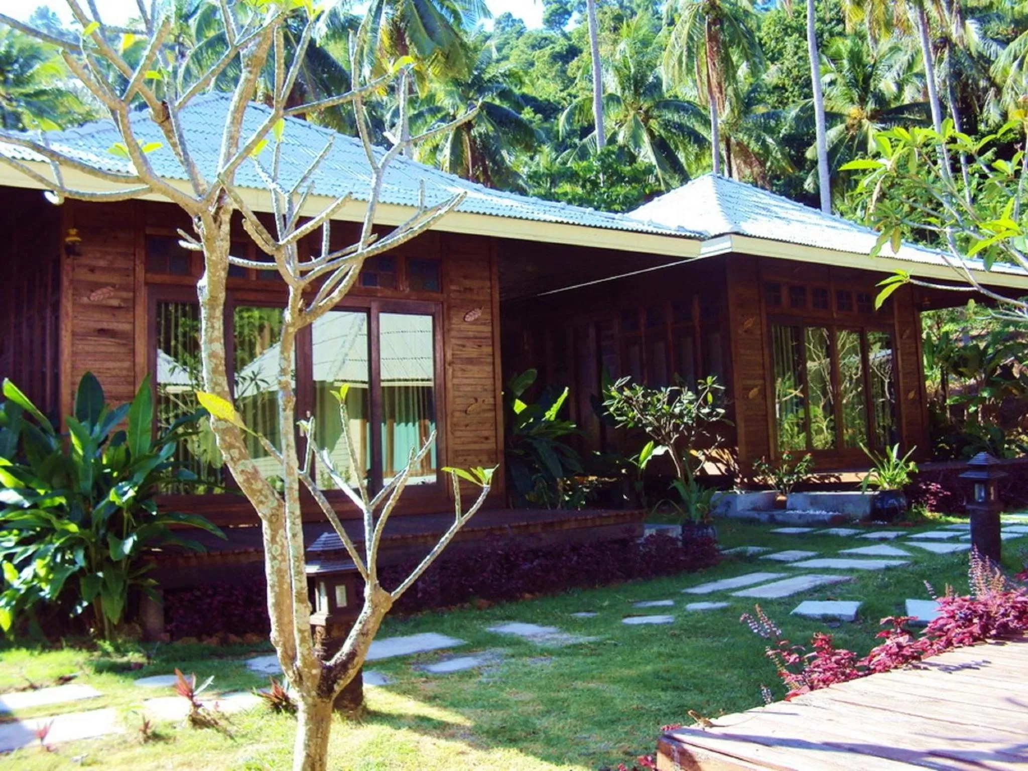 Facade/entrance in Thanya Beach Resort - SHA Plus