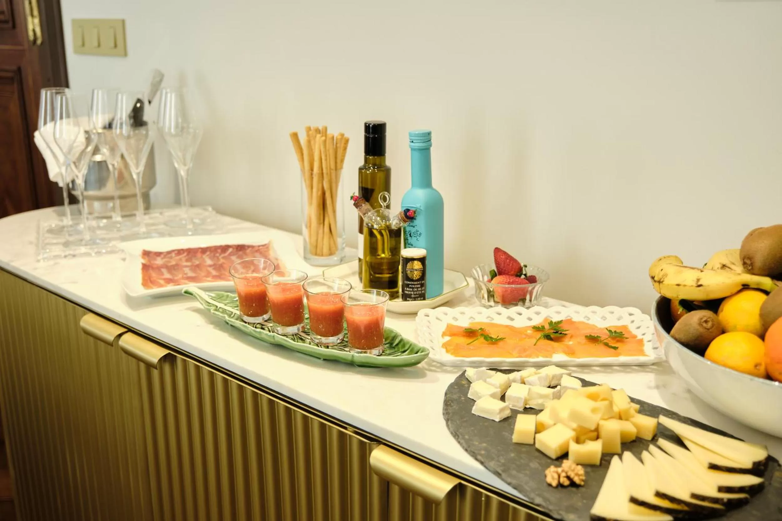 Food and drinks in HOTEL BOUTIQUE VILLA DEL MARQUÉS