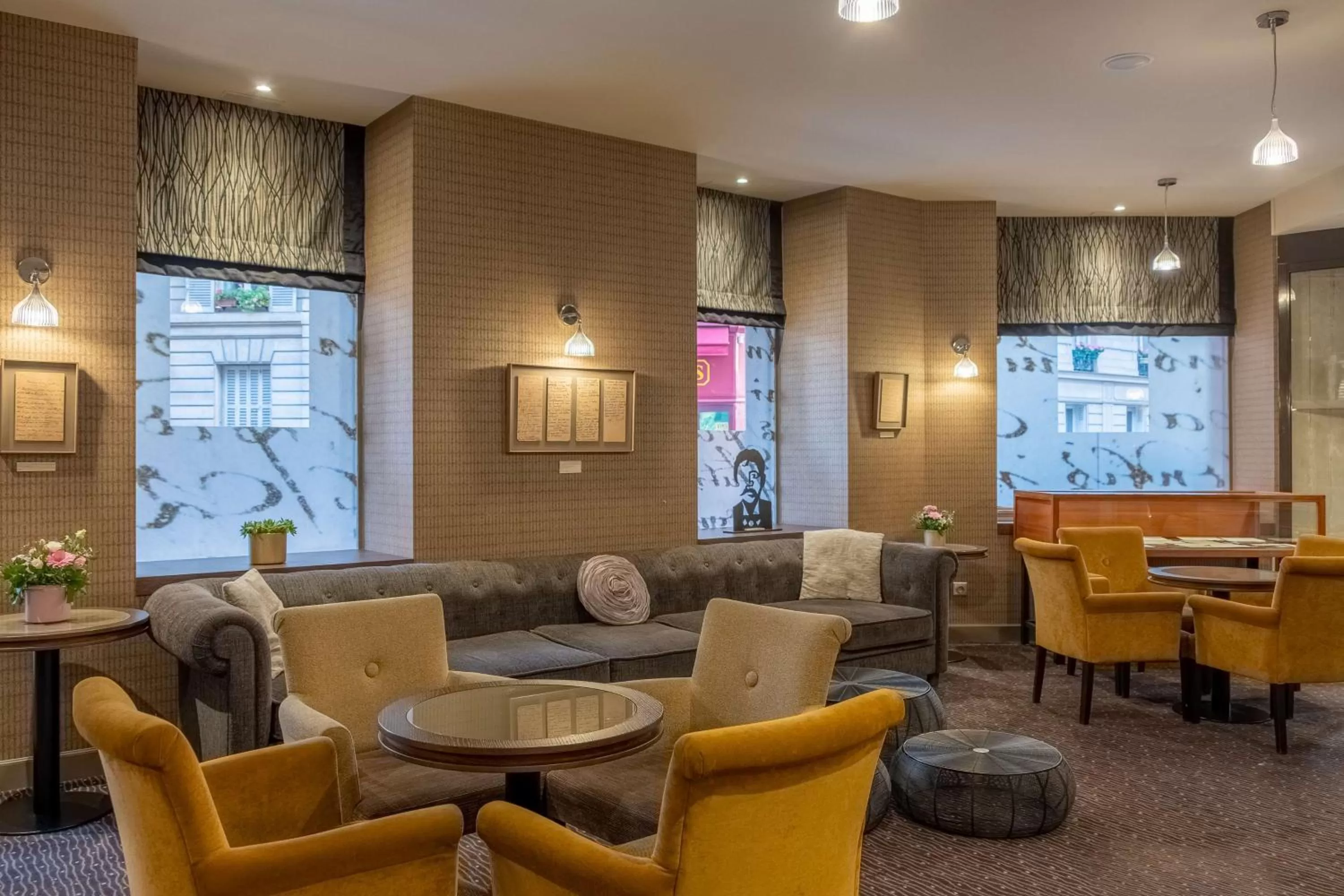 Lounge or bar in Hotel Litteraire Le Swann, BW Premier Collection