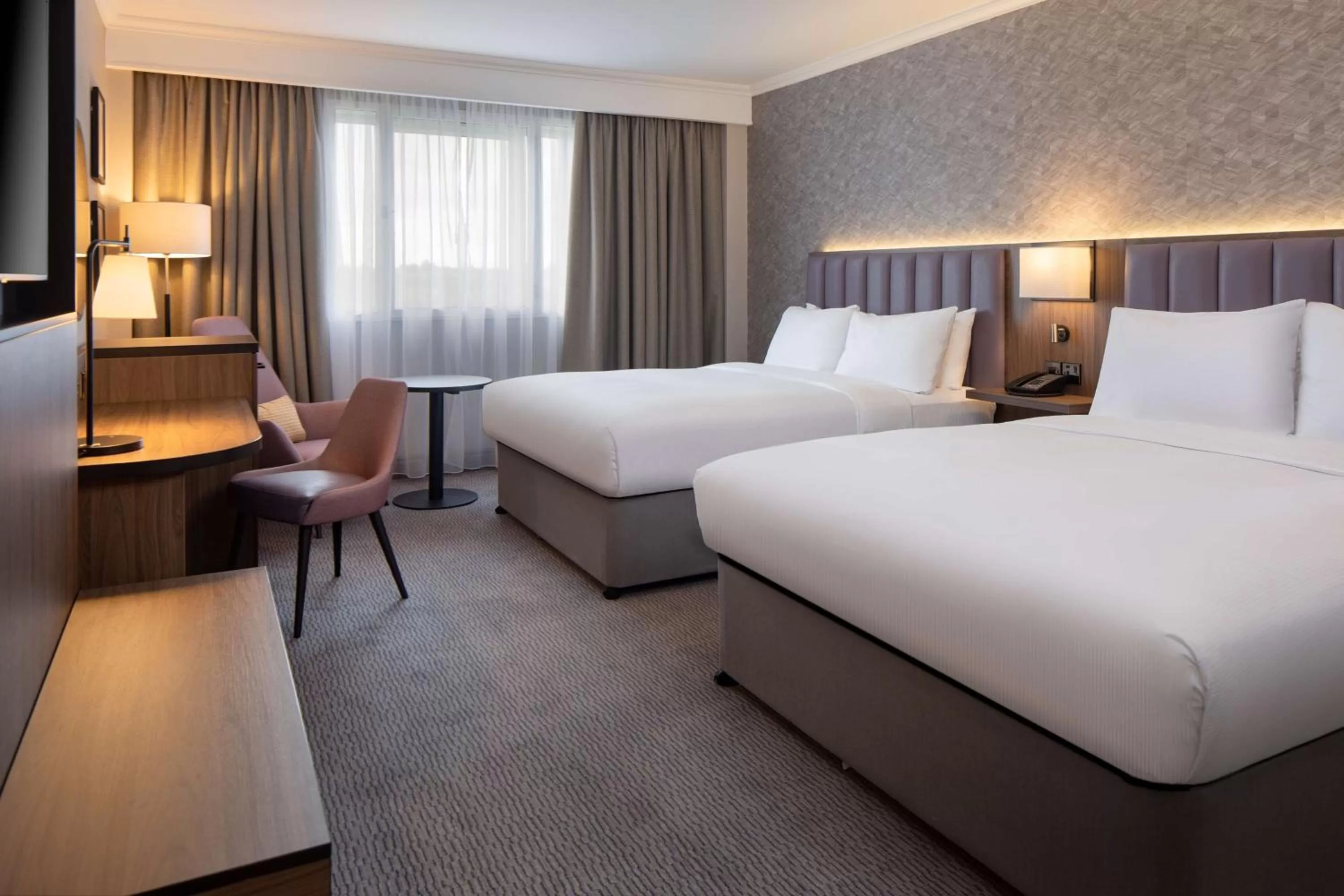 Bedroom, Bed in DoubleTree by Hilton Dartford Bridge