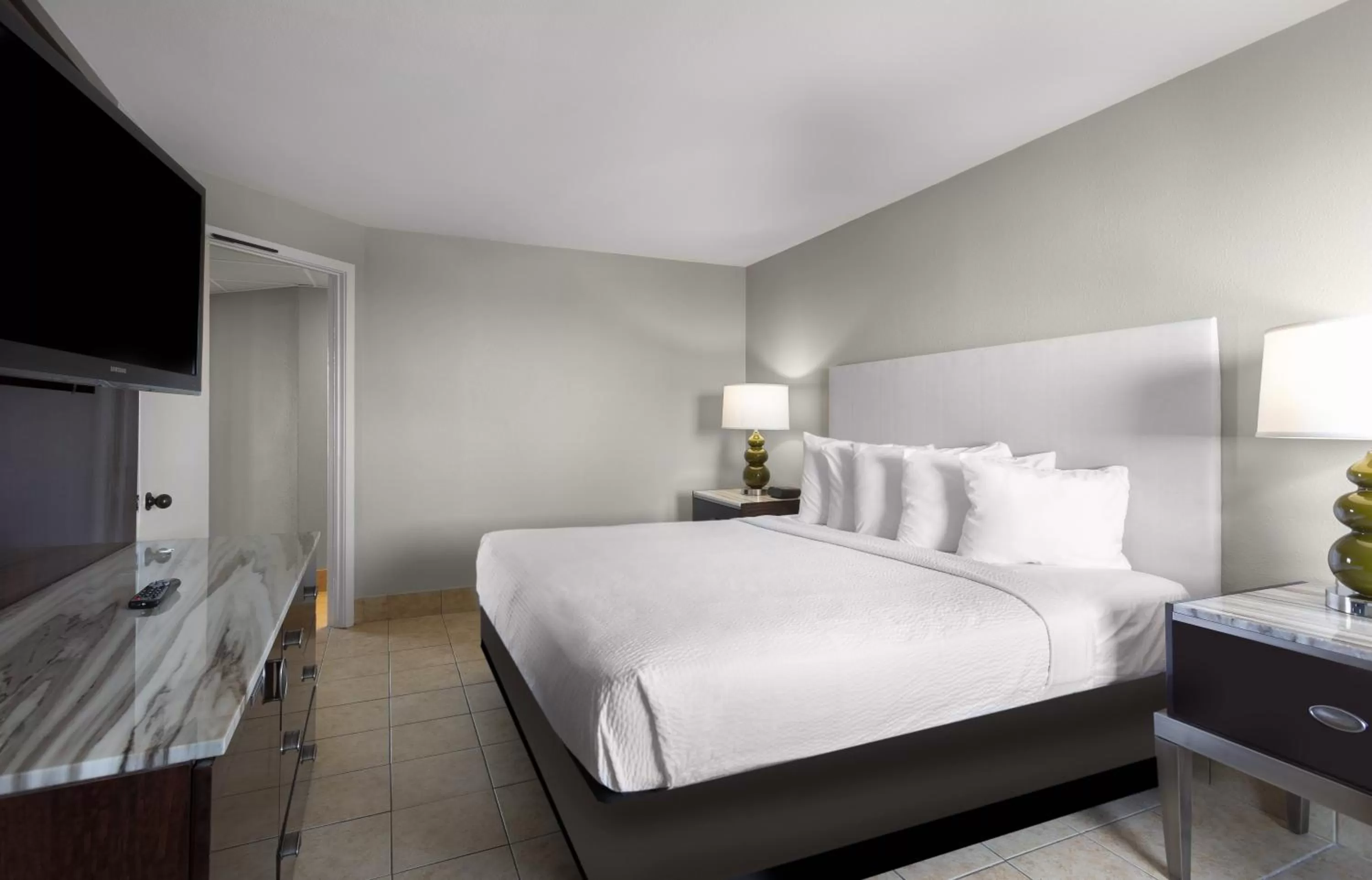 Bedroom, Bed in Hotel Blue