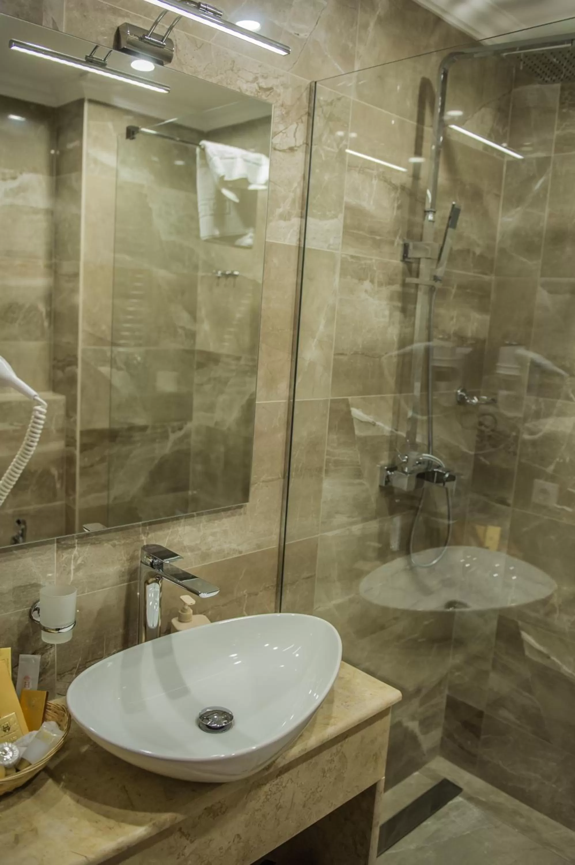 Bathroom in Bernardazzi Grand Hotel