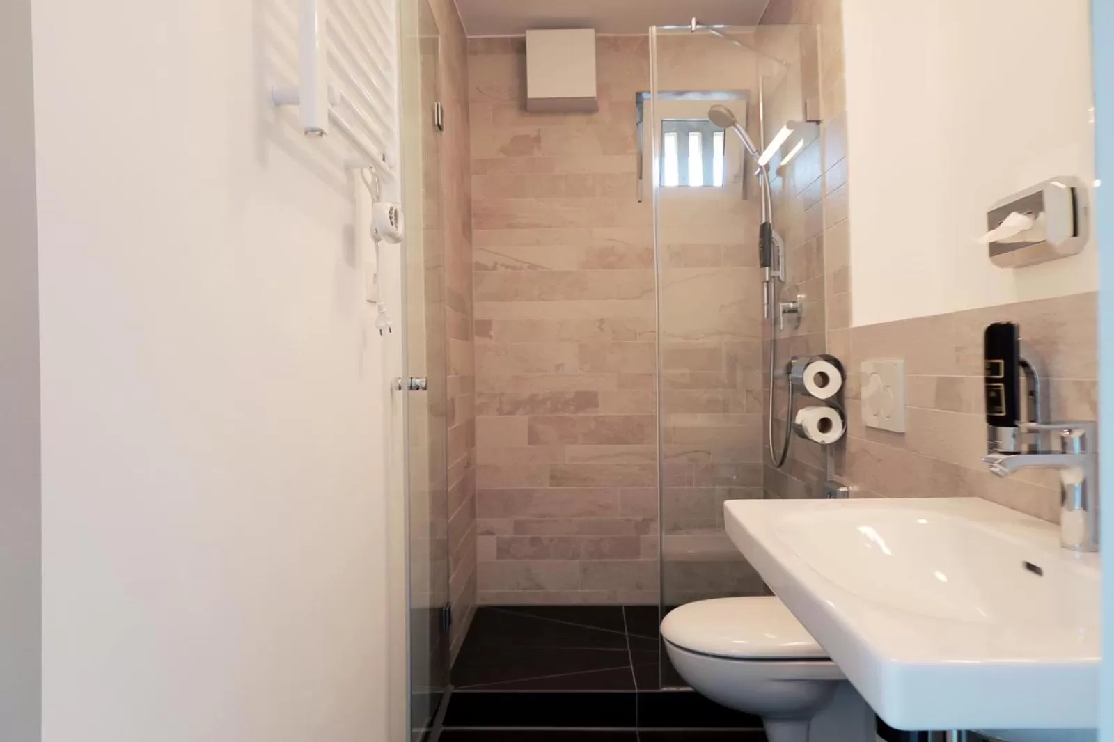 Bathroom in Hotel 83