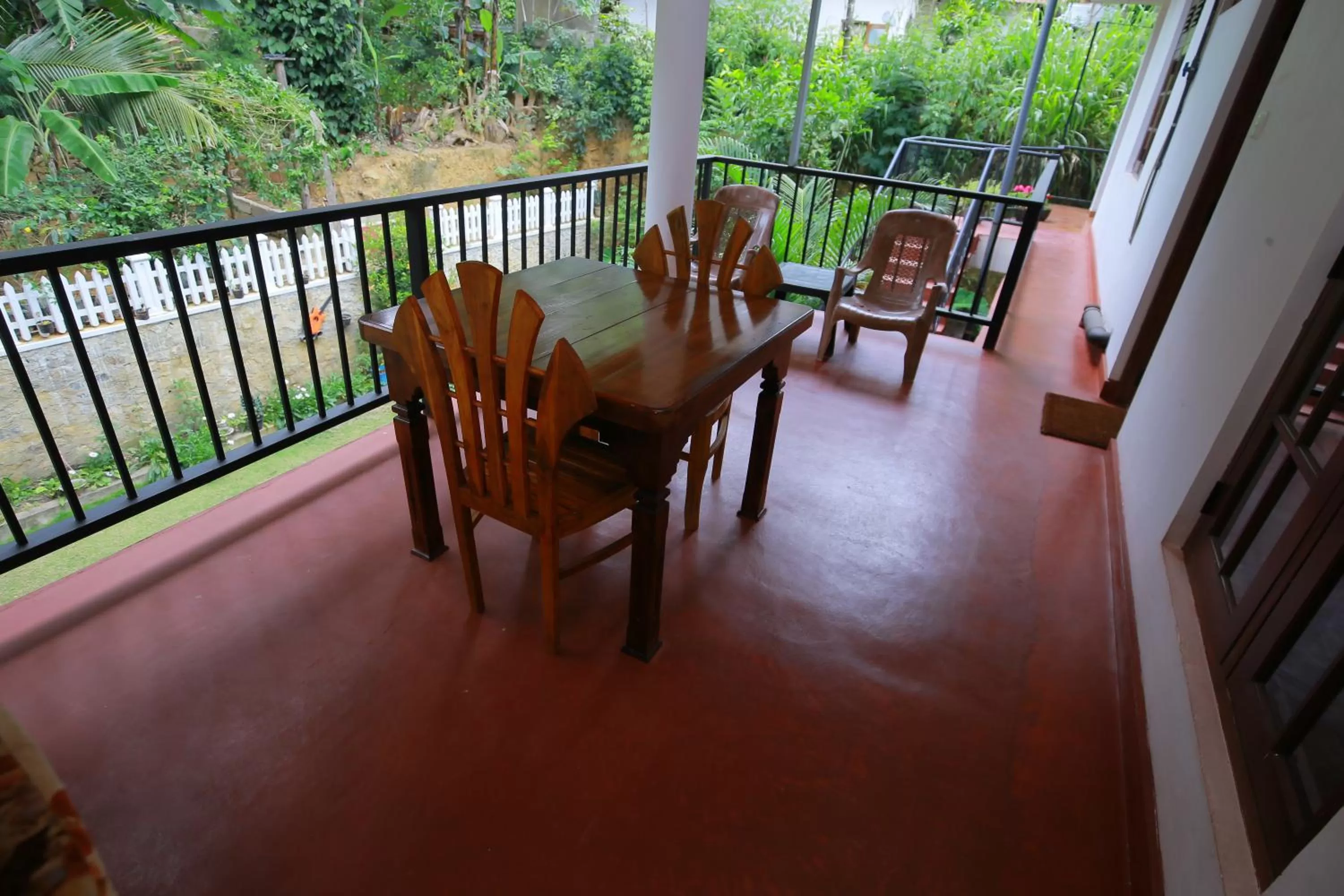 Garden, Balcony/Terrace in Freedom Guest Inn Ella