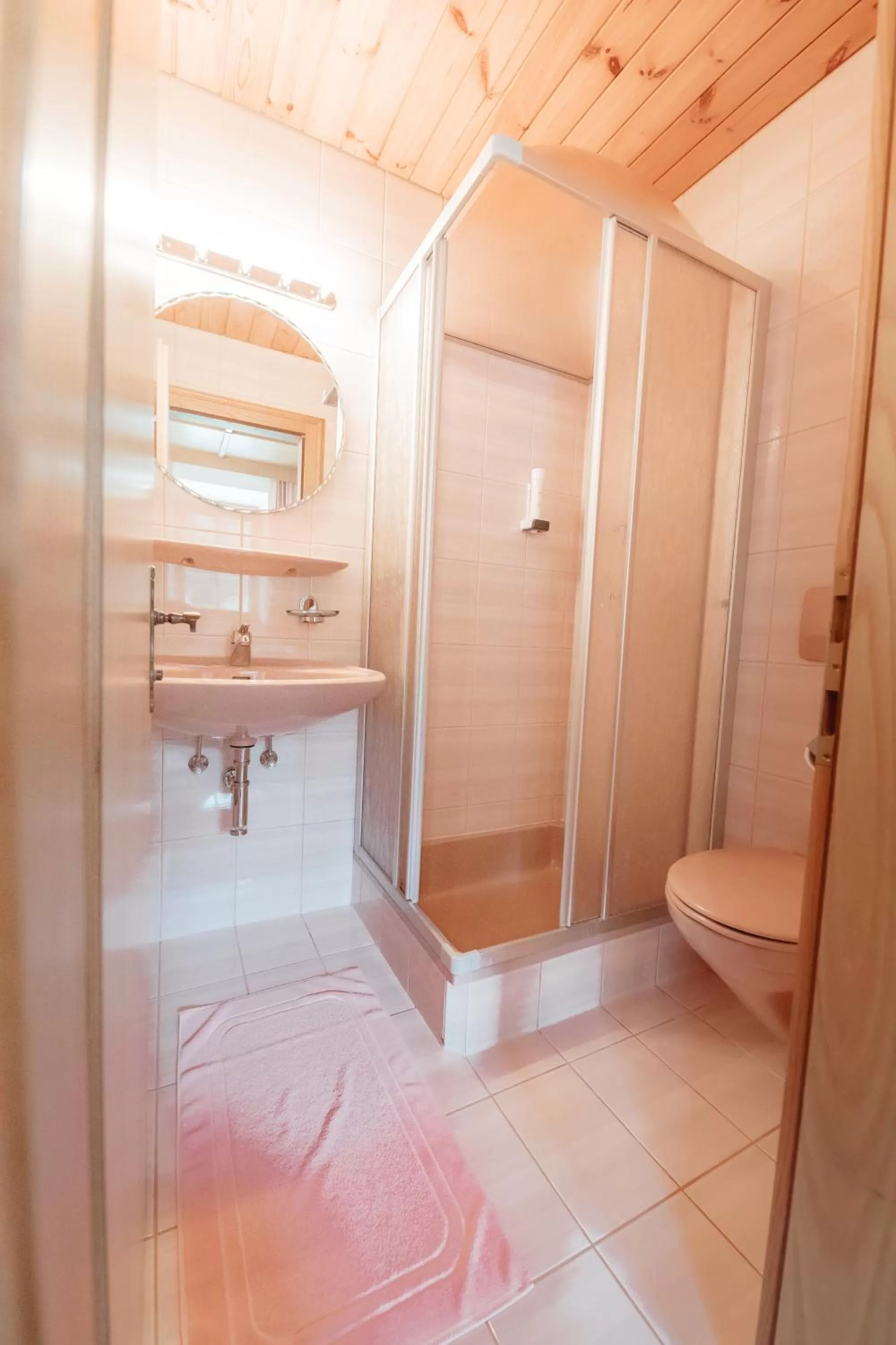 Bathroom in Dandler - Zimmer und Ferienwohnungen