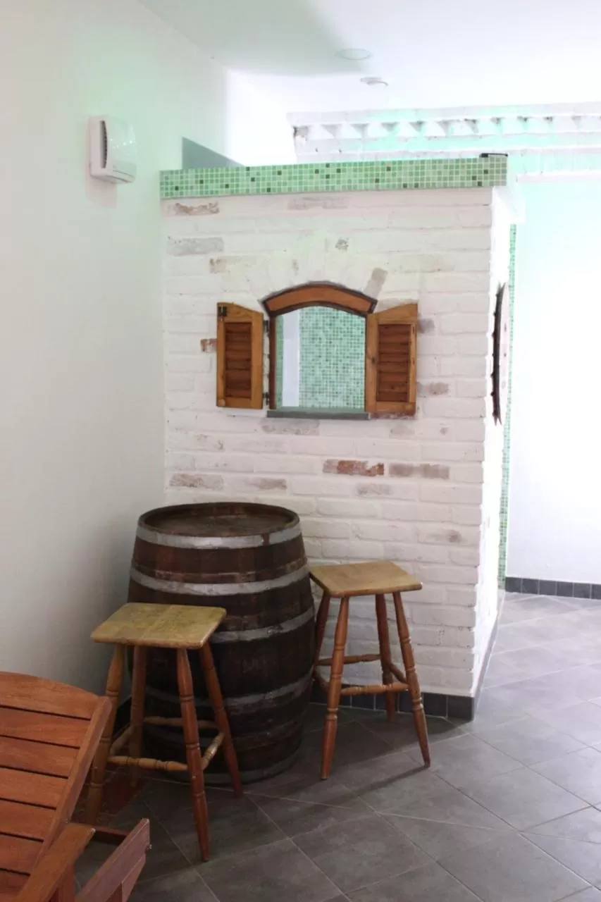 Swimming pool, Dining Area in Wellness B&B Winery Sontacchi