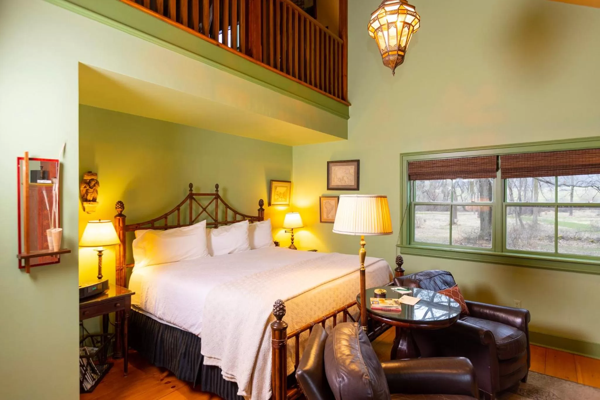 Bed in Woolverton Inn