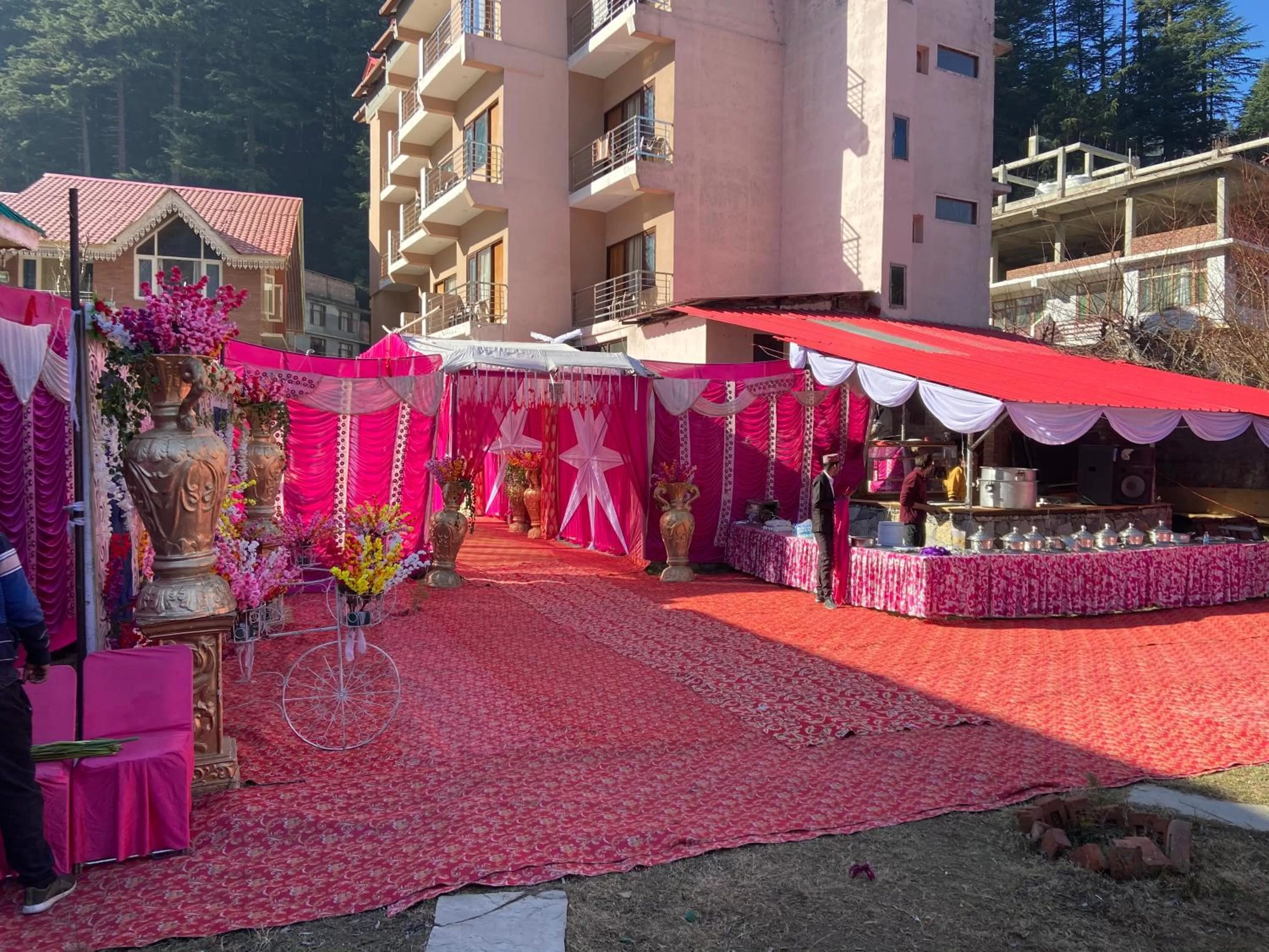 Banquet/Function facilities in Hotel Ambika Resort Manali