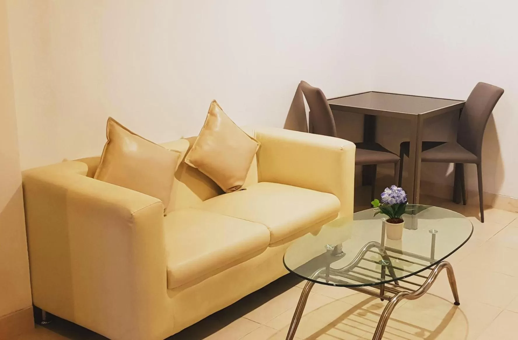 Photo of the whole room in Sena House