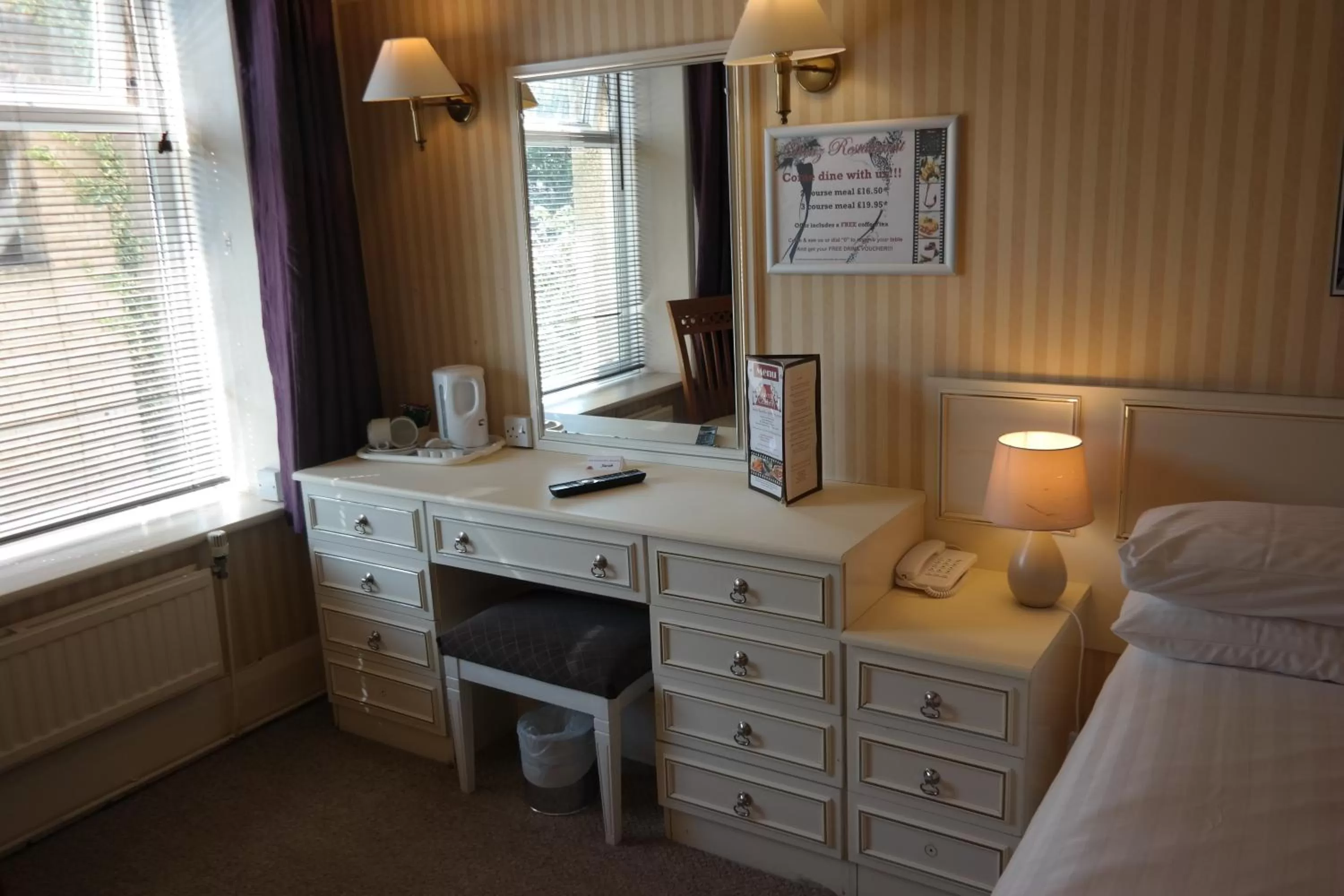 Bedroom, Bed in Hotel Celebrity Bournemouth East Cliff by Villare hotels
