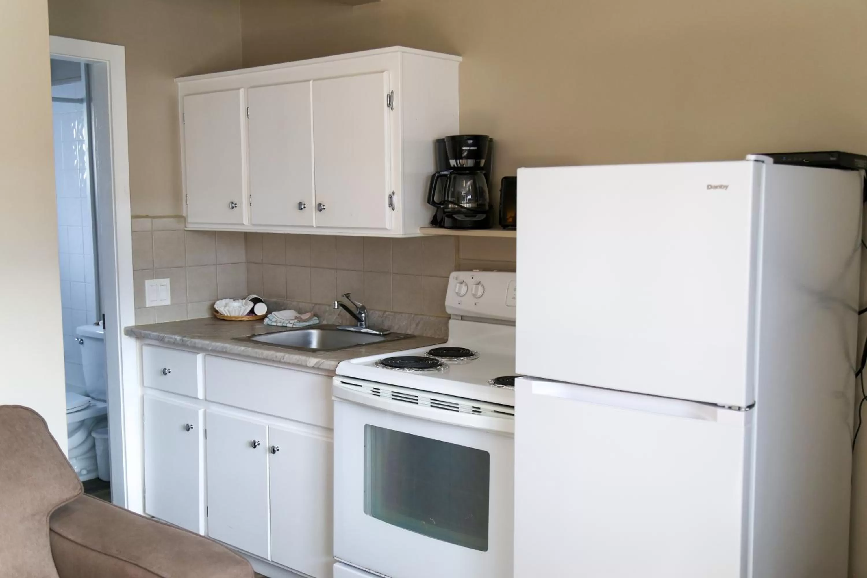 Kitchen or kitchenette in Richter Pass Beach Resort