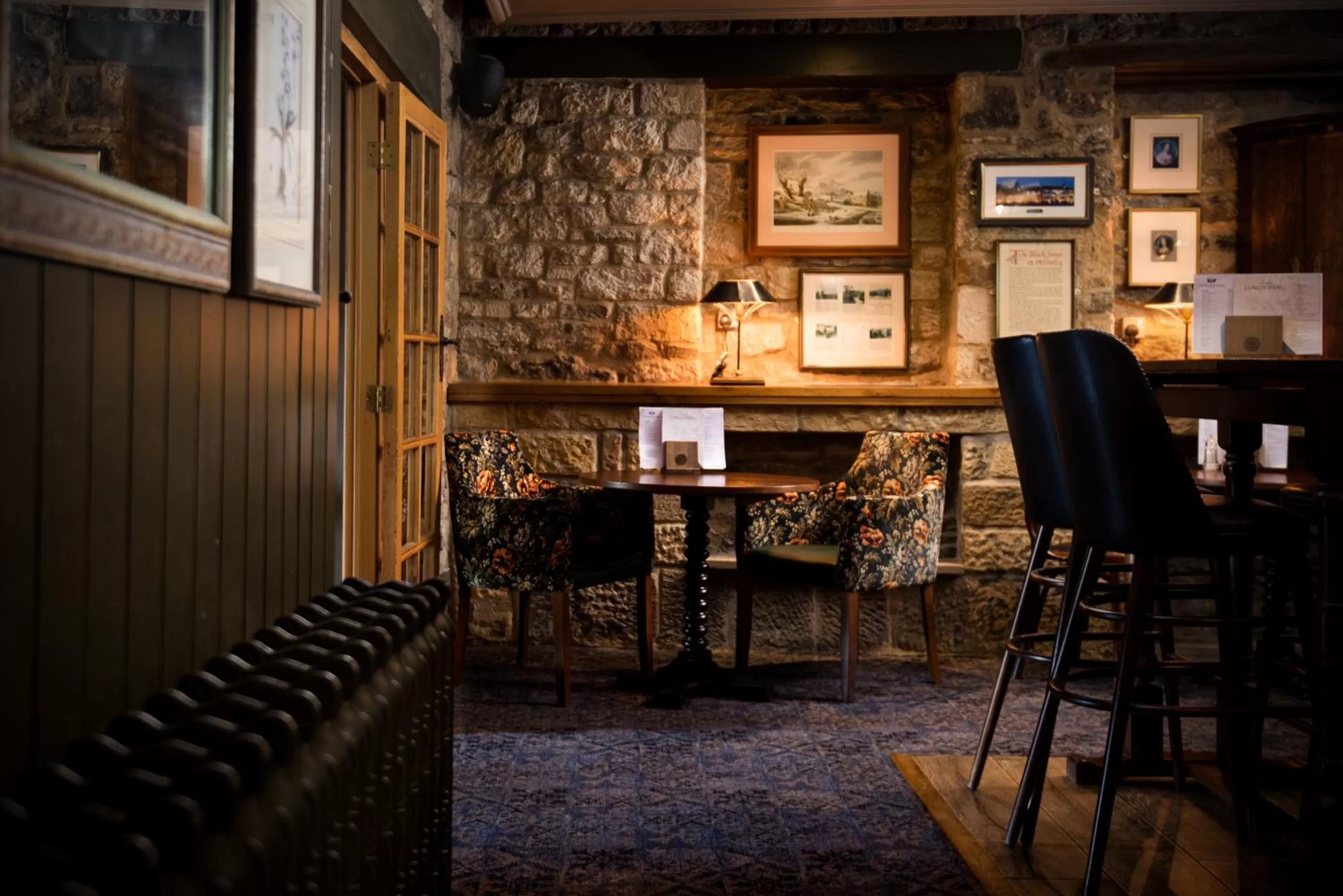 Lounge or bar in The Black Swan - The Inn Collection Group