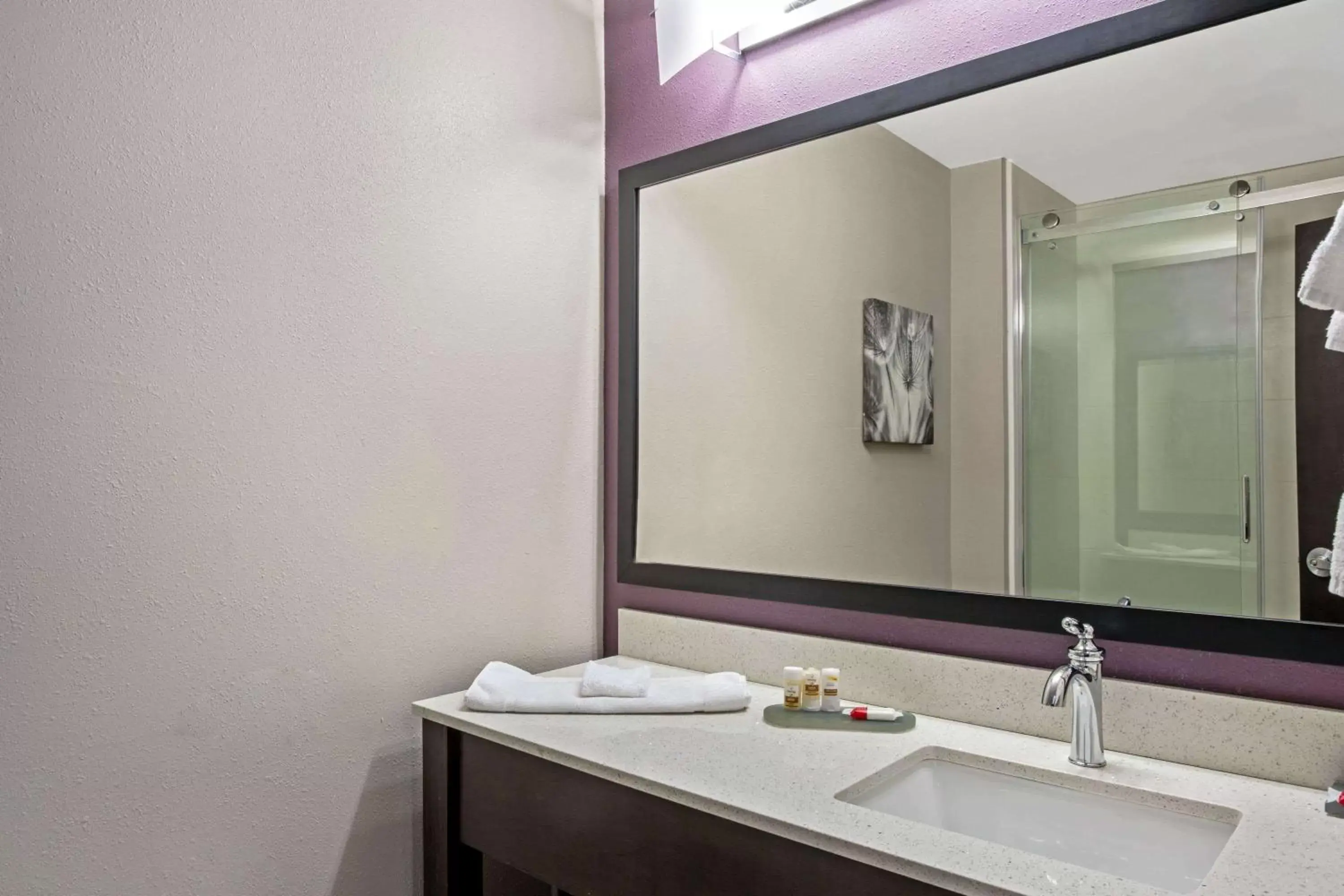 Deluxe One-Bedroom King Suite - Non-Smoking in La Quinta by Wyndham York Deluxe One-Bedroom King Suite - Non-Smoking in La Quinta by Wyndham York