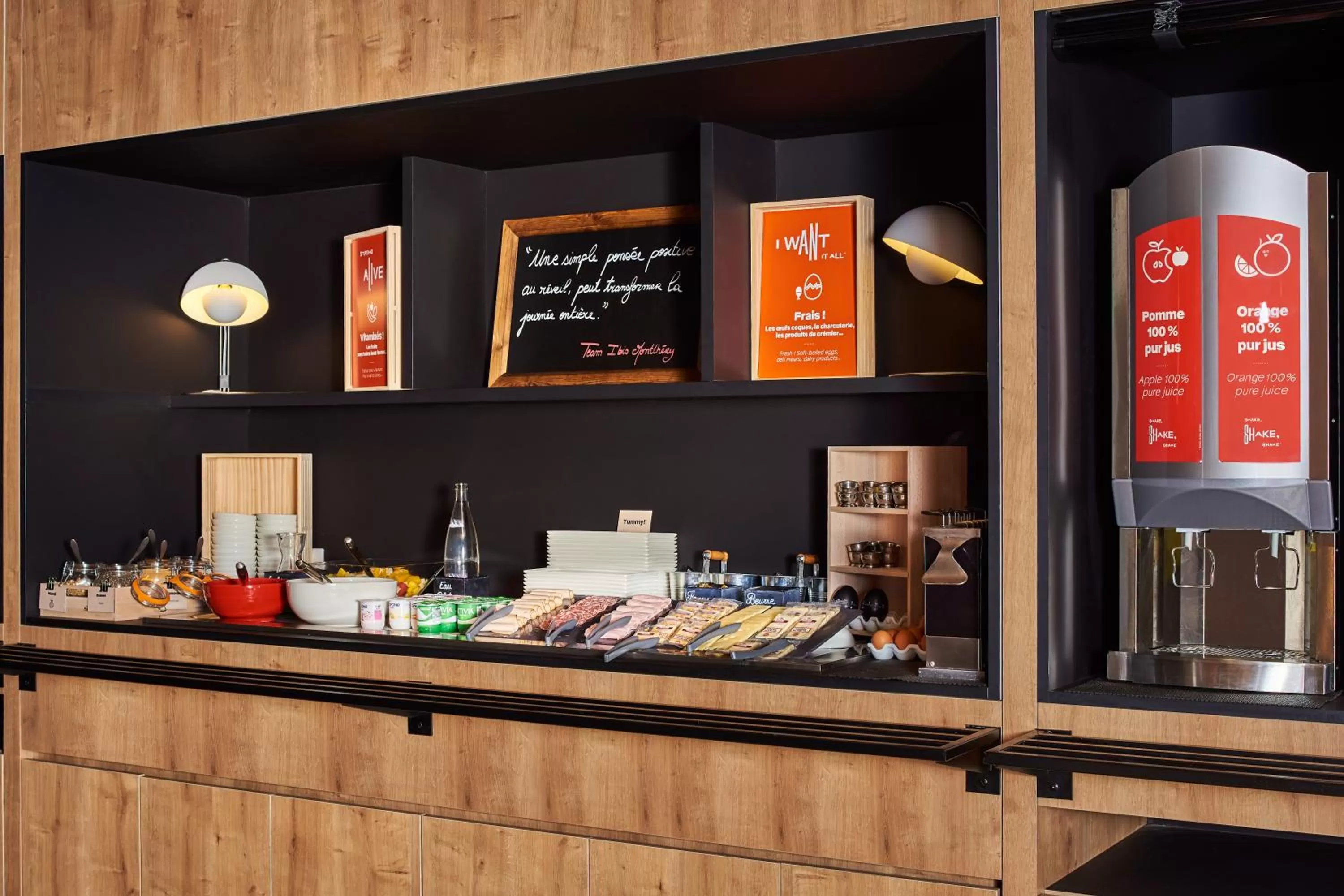 Restaurant/places to eat in Ibis Montlhery Paris Sud