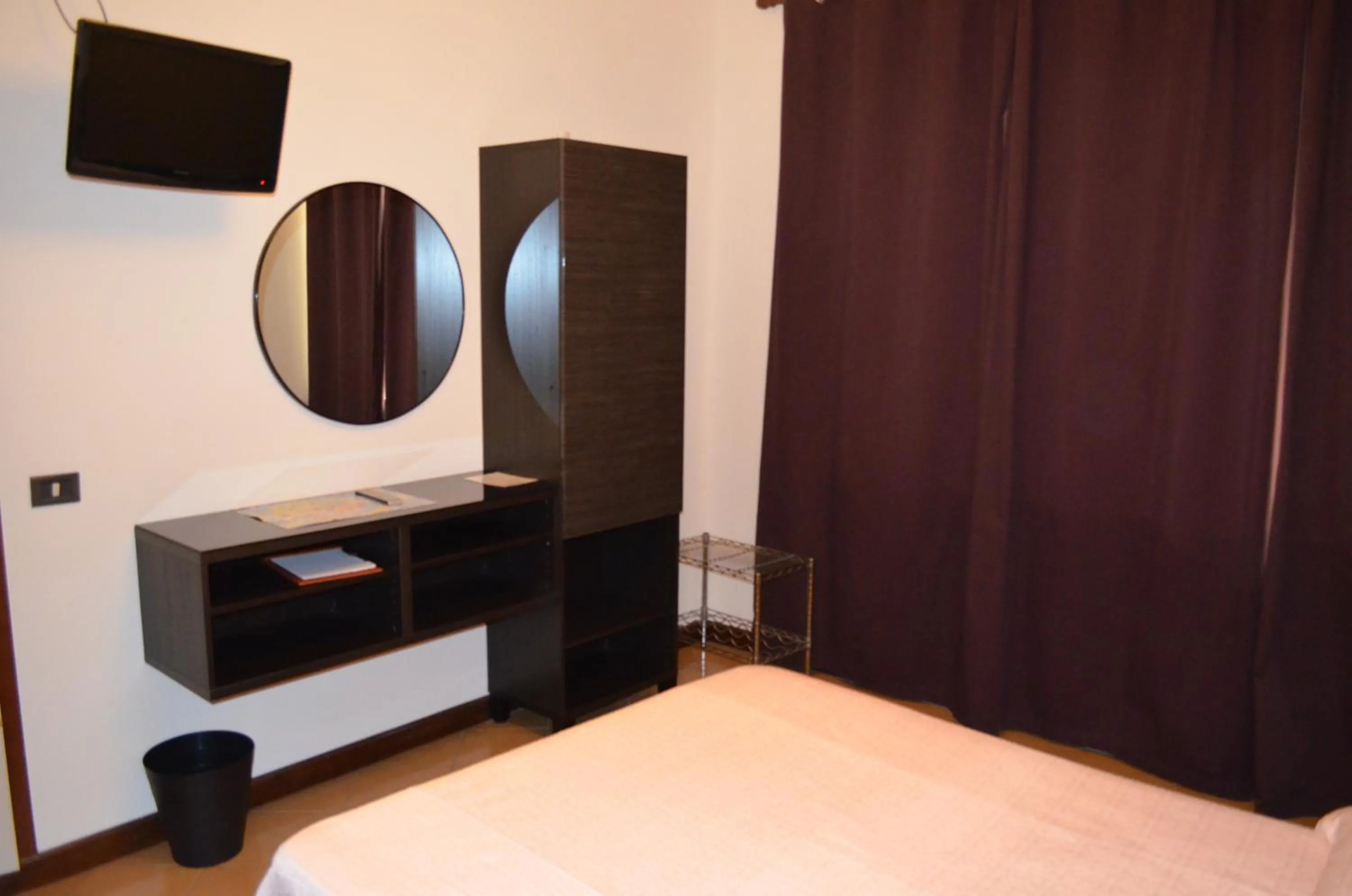 TV and multimedia, Bed in Hotel Adria