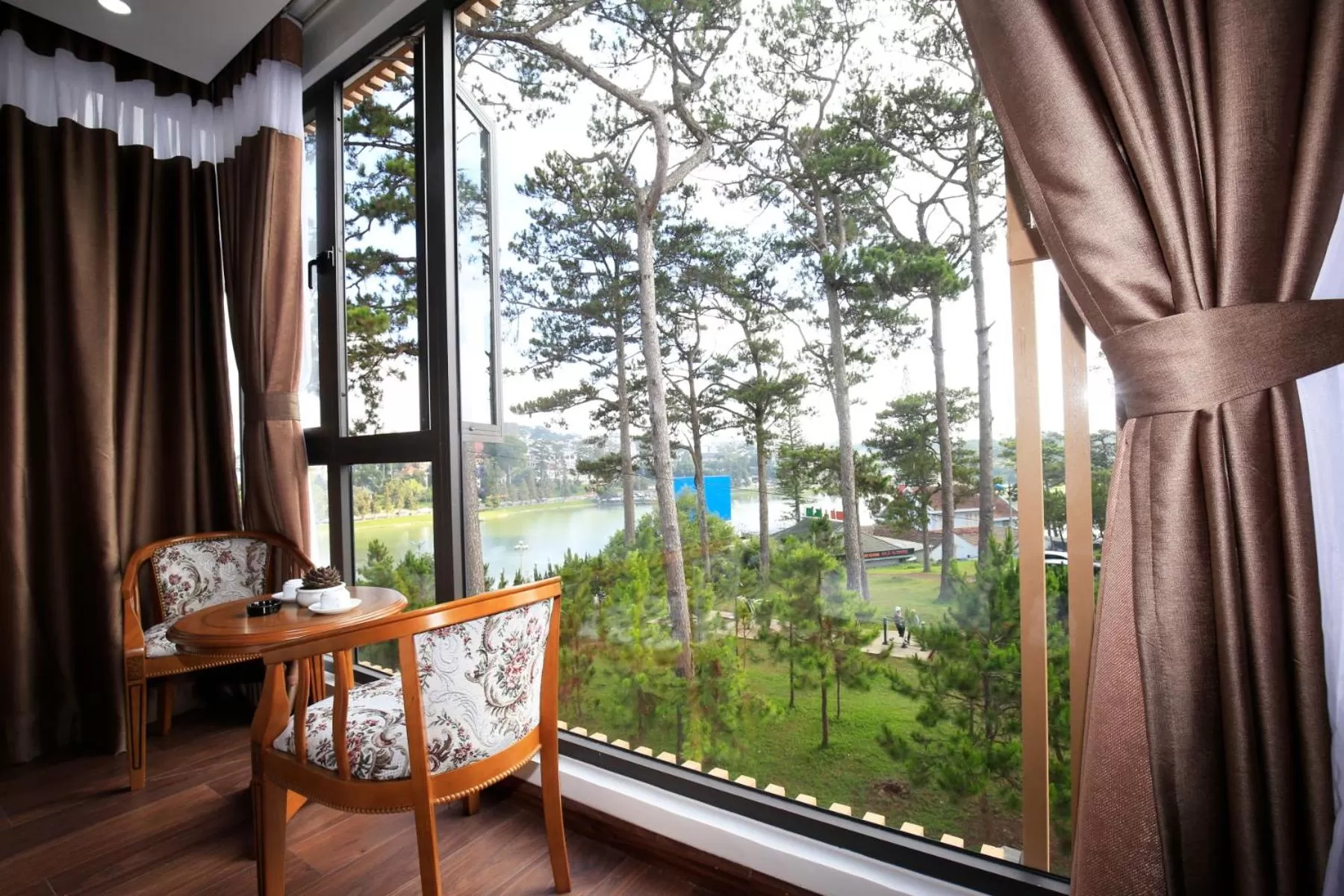 Lake view in Khai Ngoc Hotel