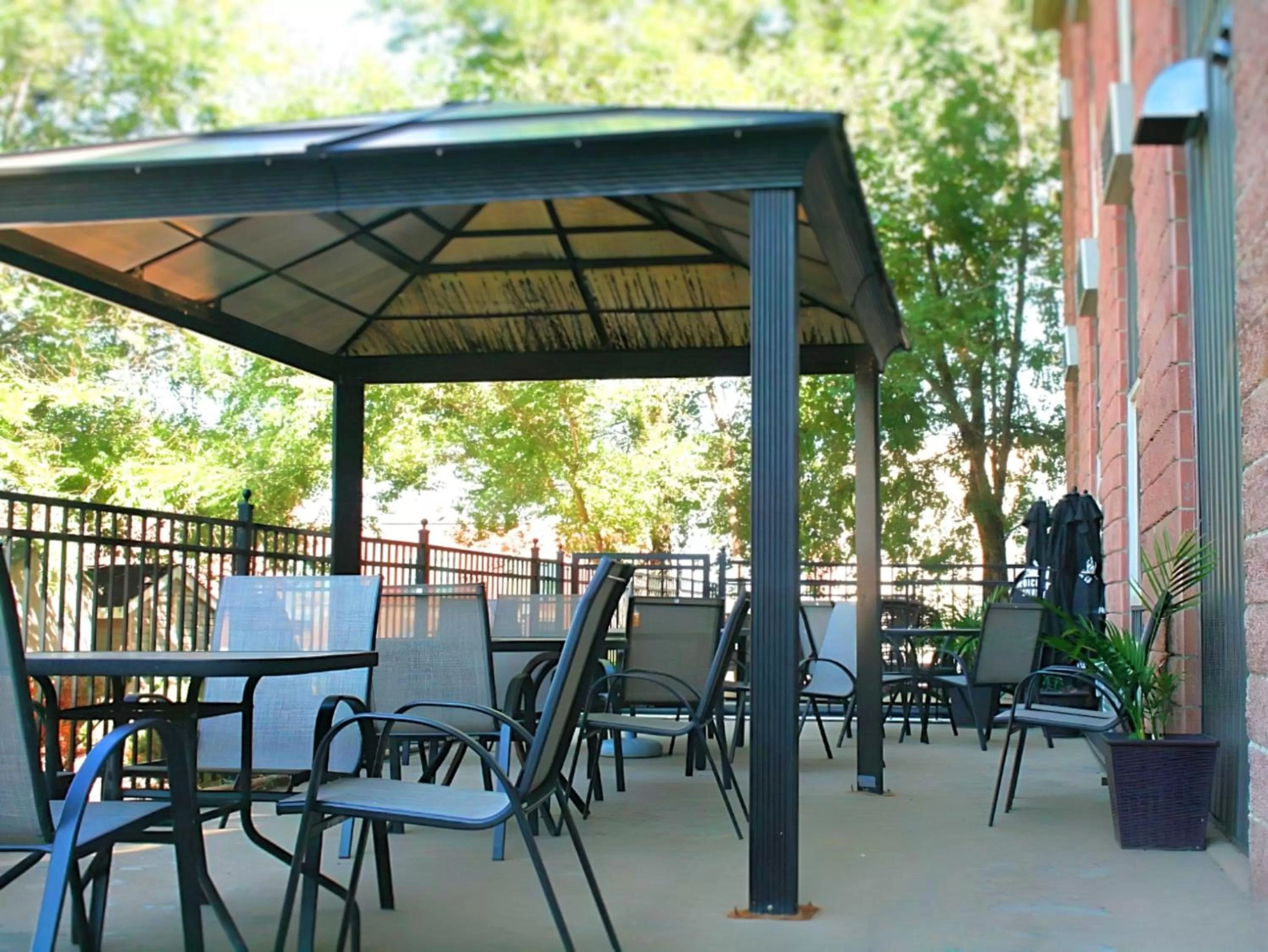 Patio in The Medicine Hat Villa