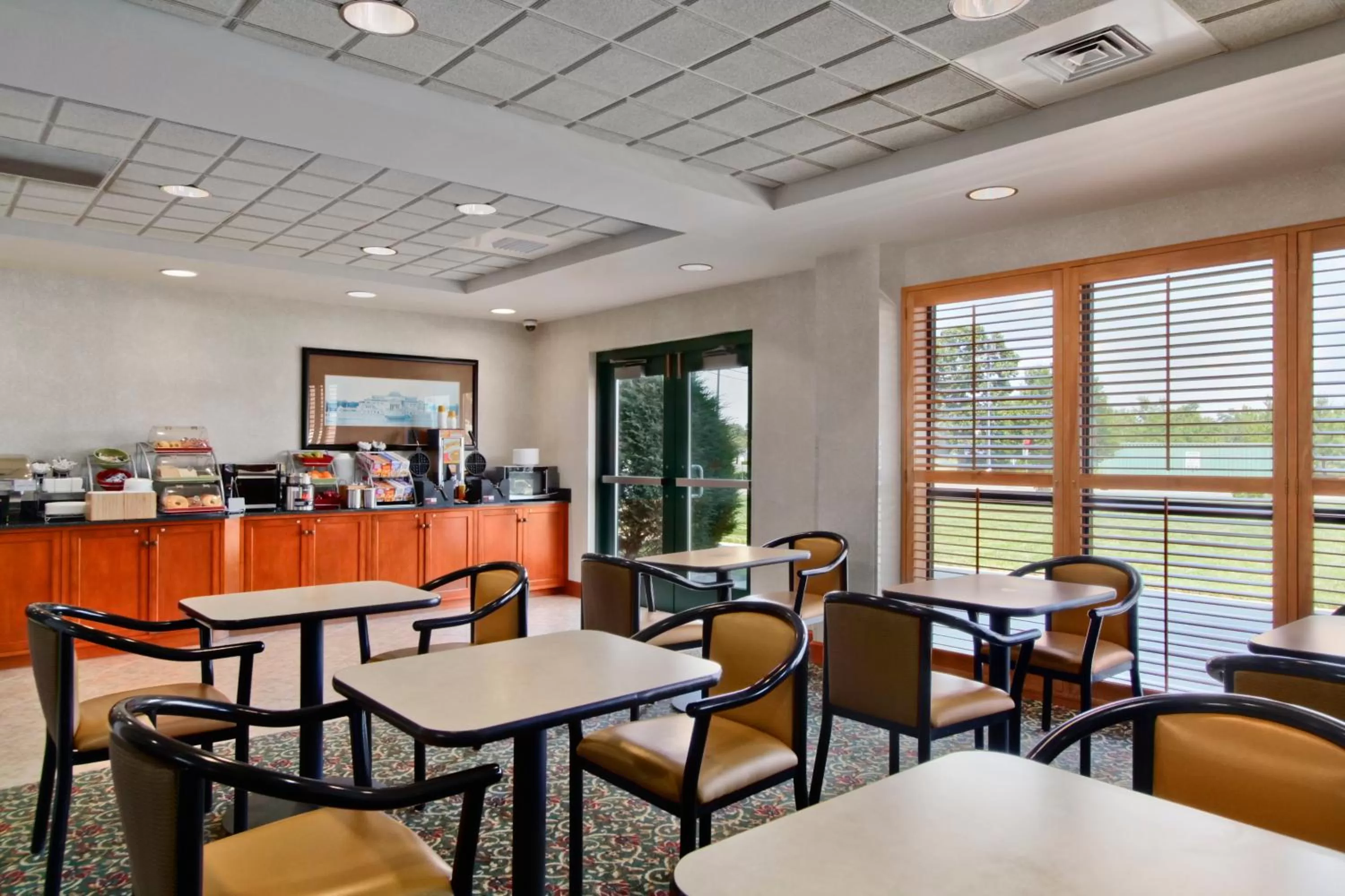 Restaurant/places to eat in Wingate by Wyndham Vineland