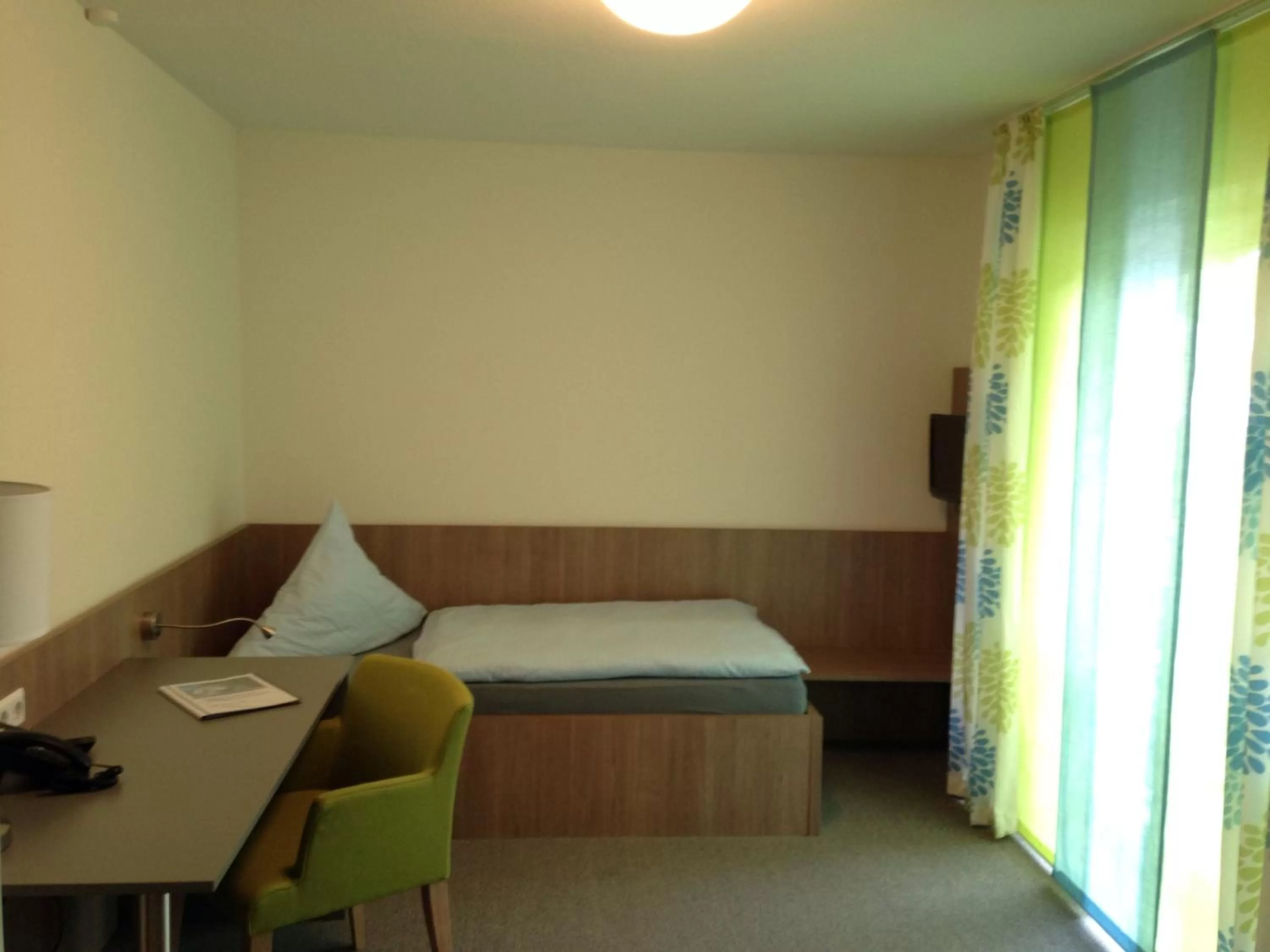 Photo of the whole room, Bed in Hotel Astra Rastatt