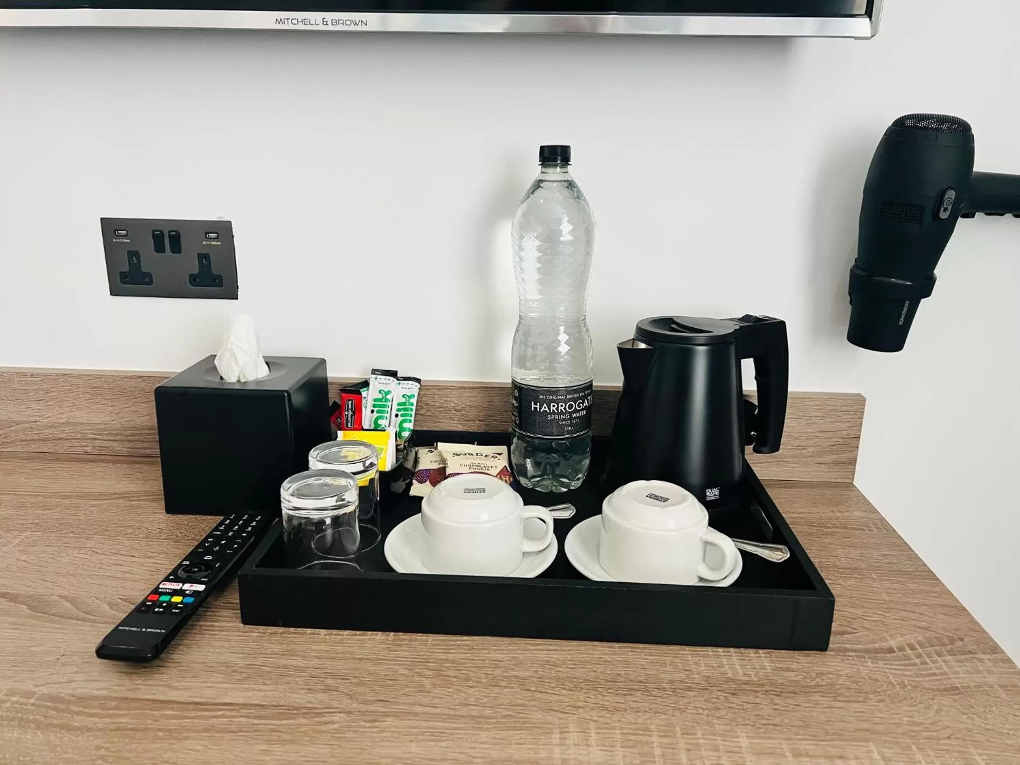 Coffee/tea facilities in The J Hyde Park - A Park Avenue Hotel