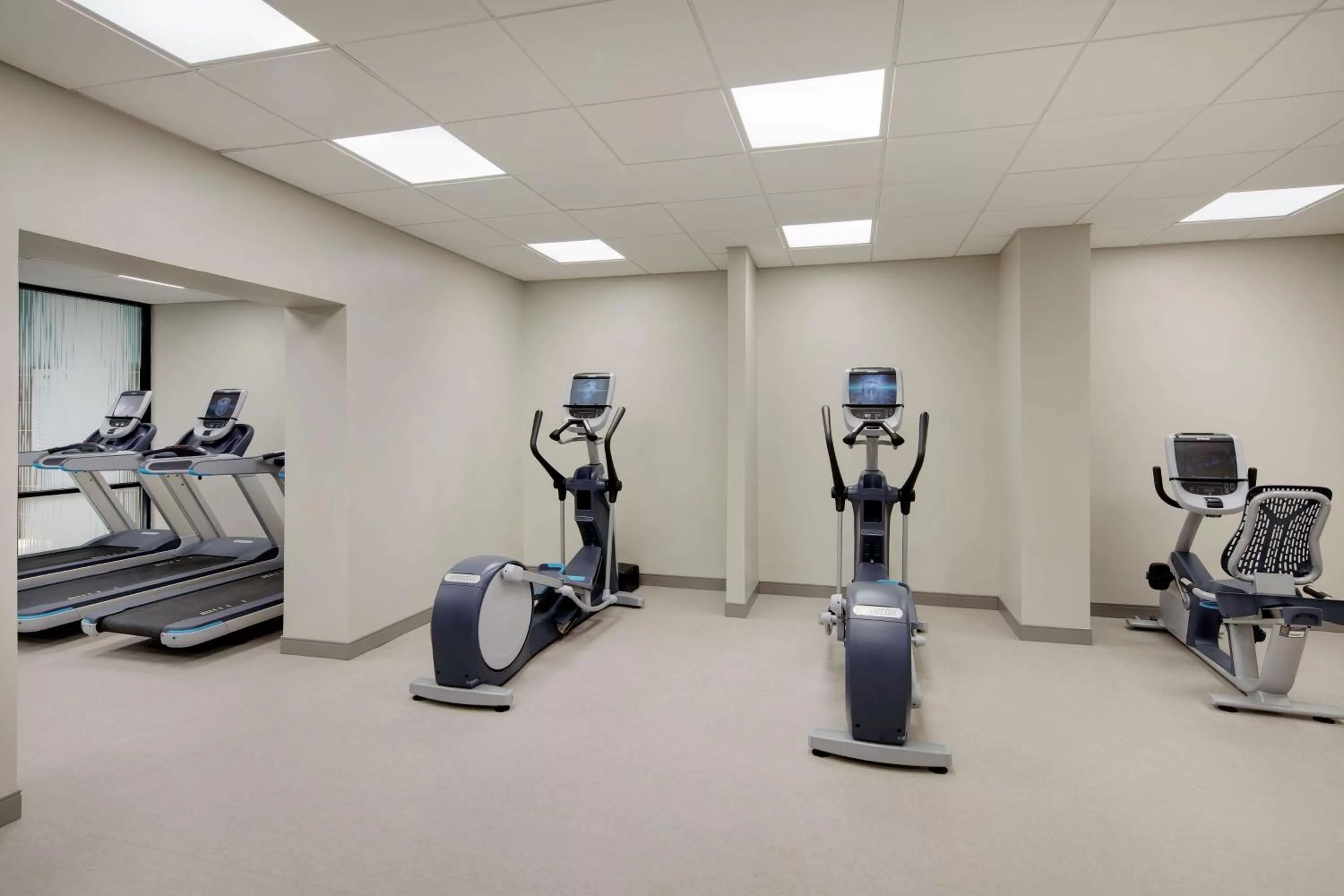 Fitness centre/facilities in Embassy Suites by Hilton Atlanta Perimeter Center