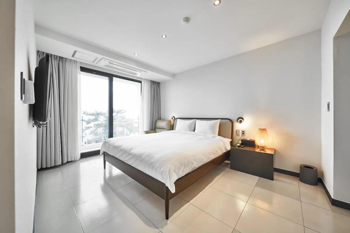 Bed in Lareem Boutique Hotel