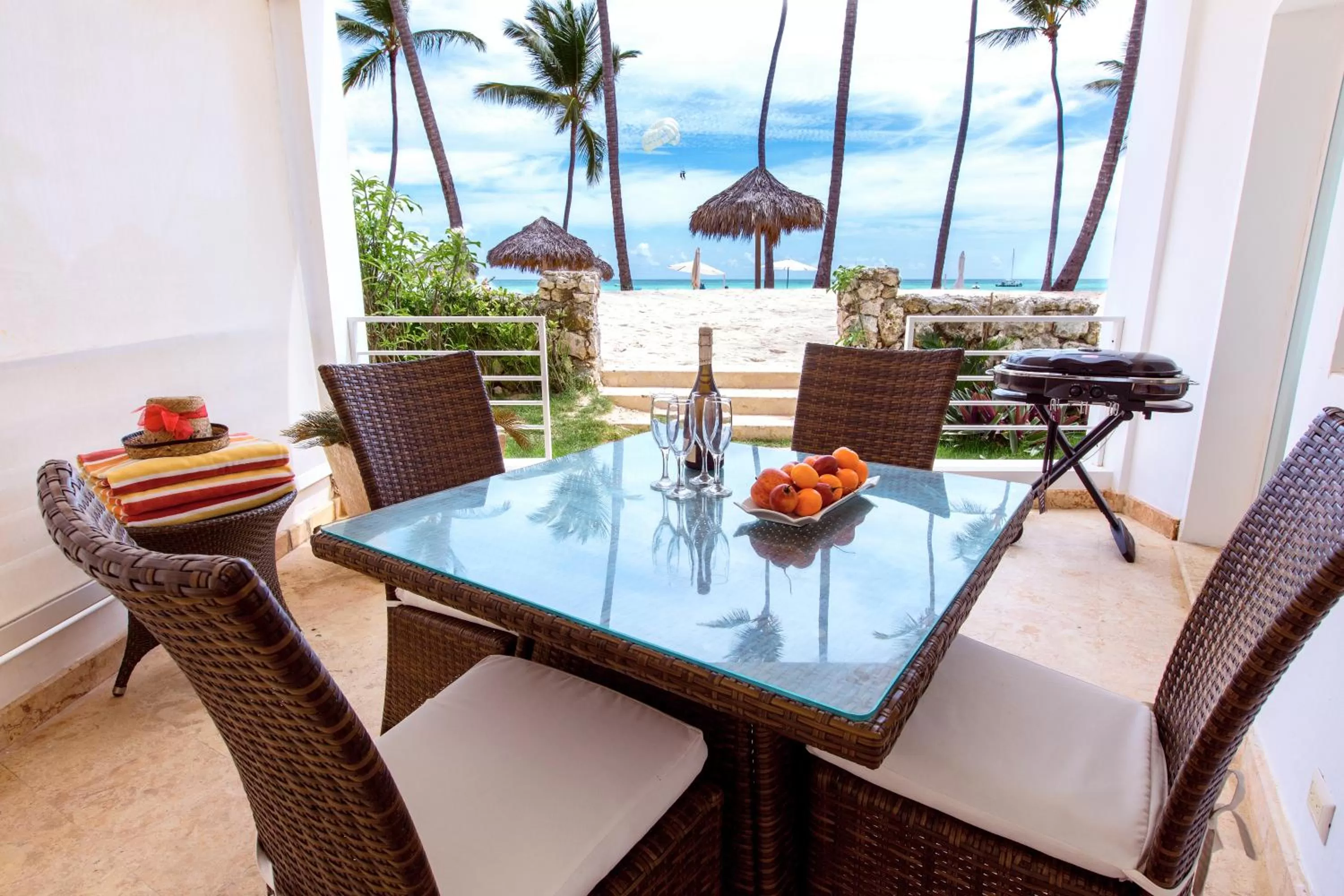 Balcony/Terrace, Restaurant/Places to Eat in AVENTURA VILLAGE LOS CORALES BEACH and SPA