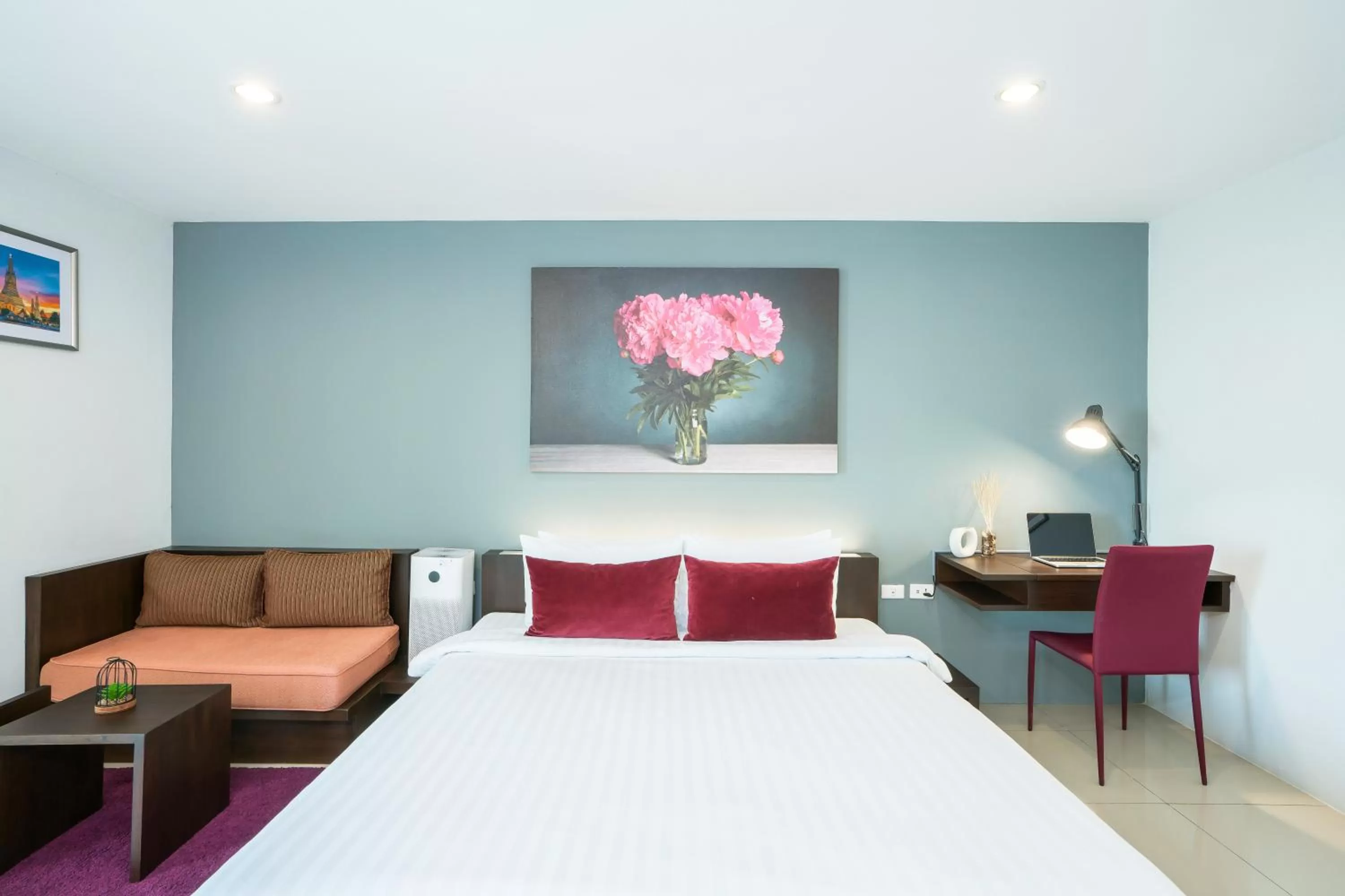 Bed in De Botan Srinakarin Hotel & Residence