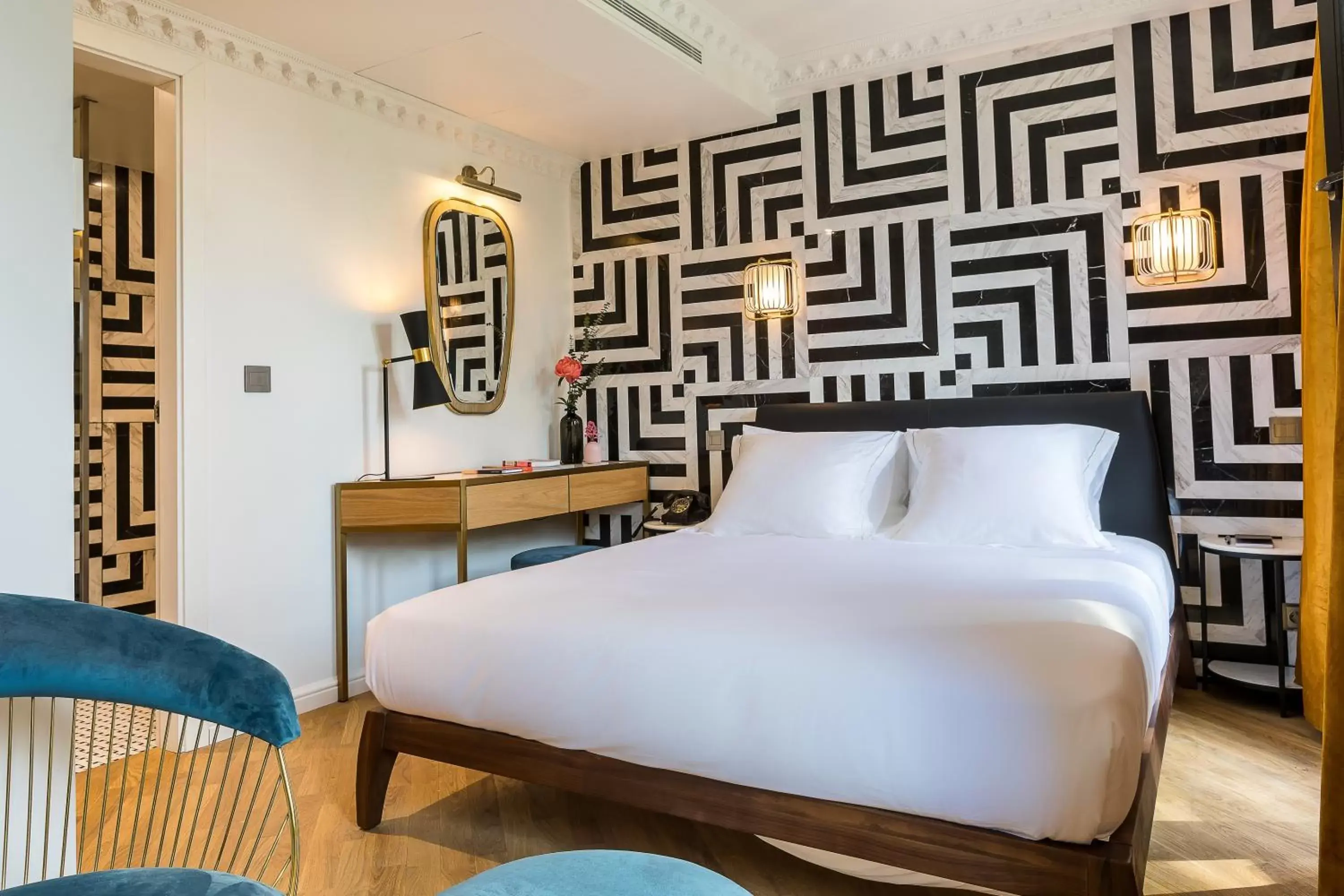 Deluxe Double Room in Rose Bourbon Deluxe Double Room in Rose Bourbon