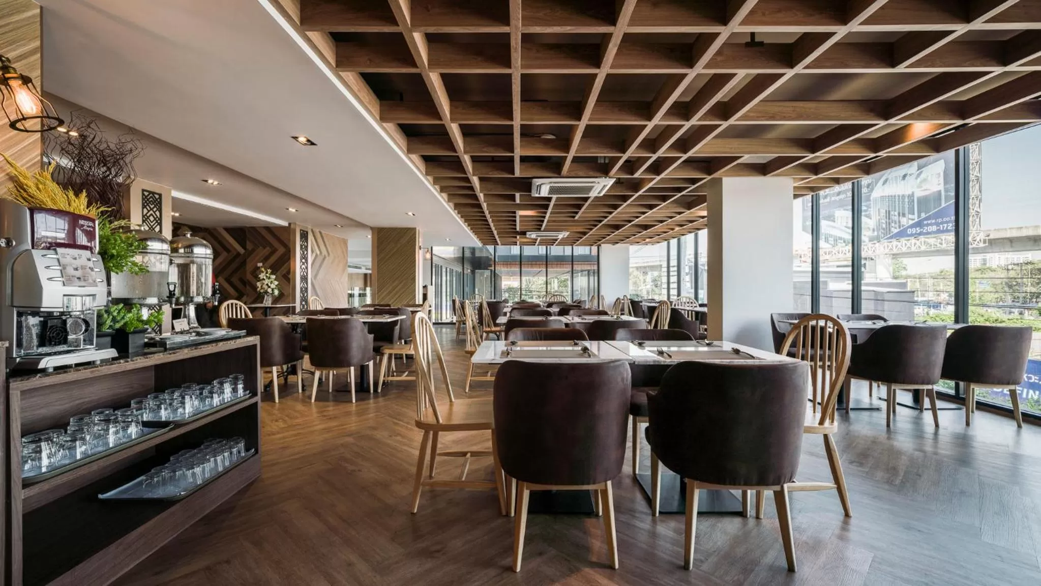 Restaurant/places to eat in Zayn Hotel Bangkok - Airport Link Access