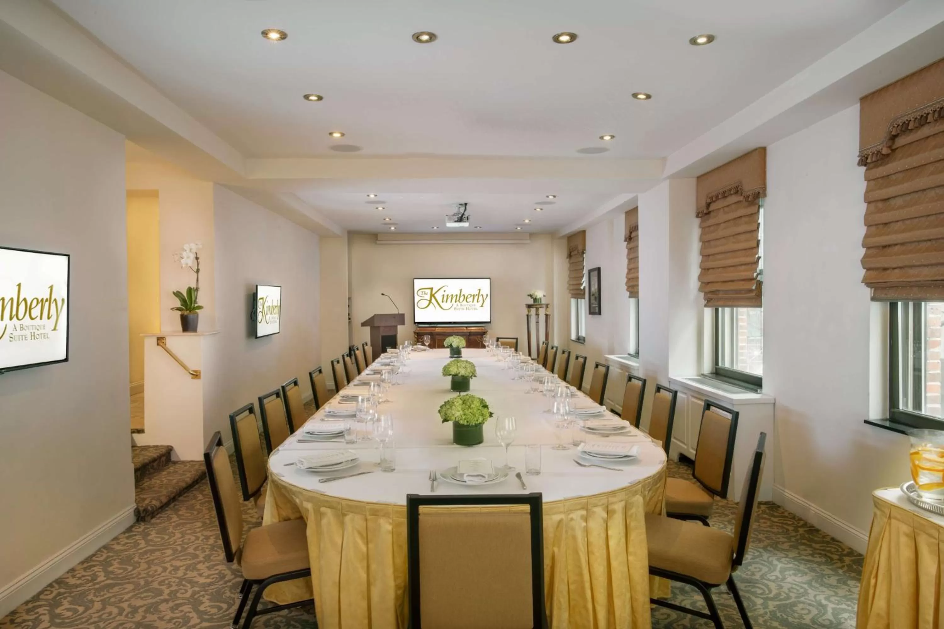 Photo of the whole room in The Kimberly Hotel