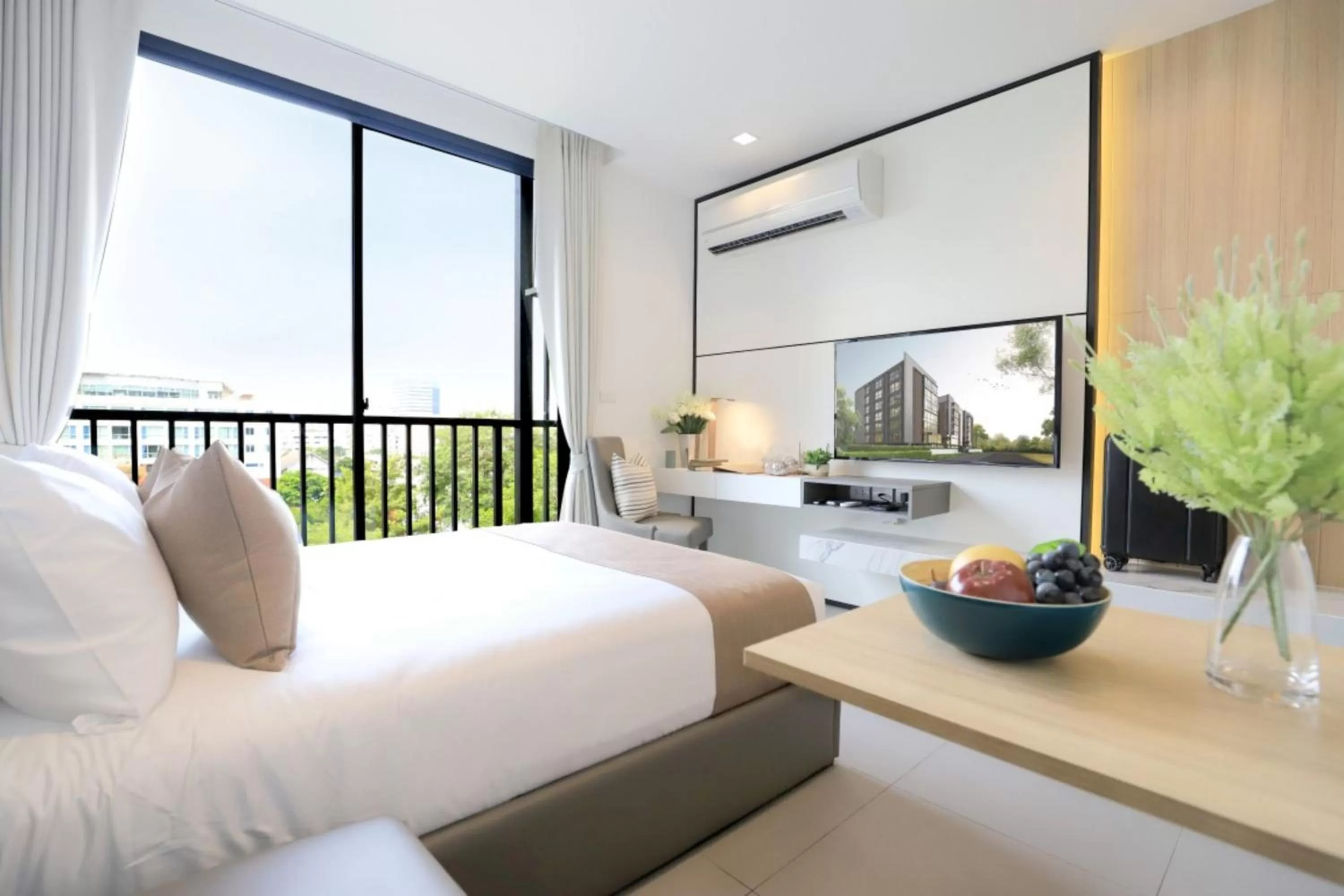 TV and multimedia, Bed in Alix Bangkok Hotel