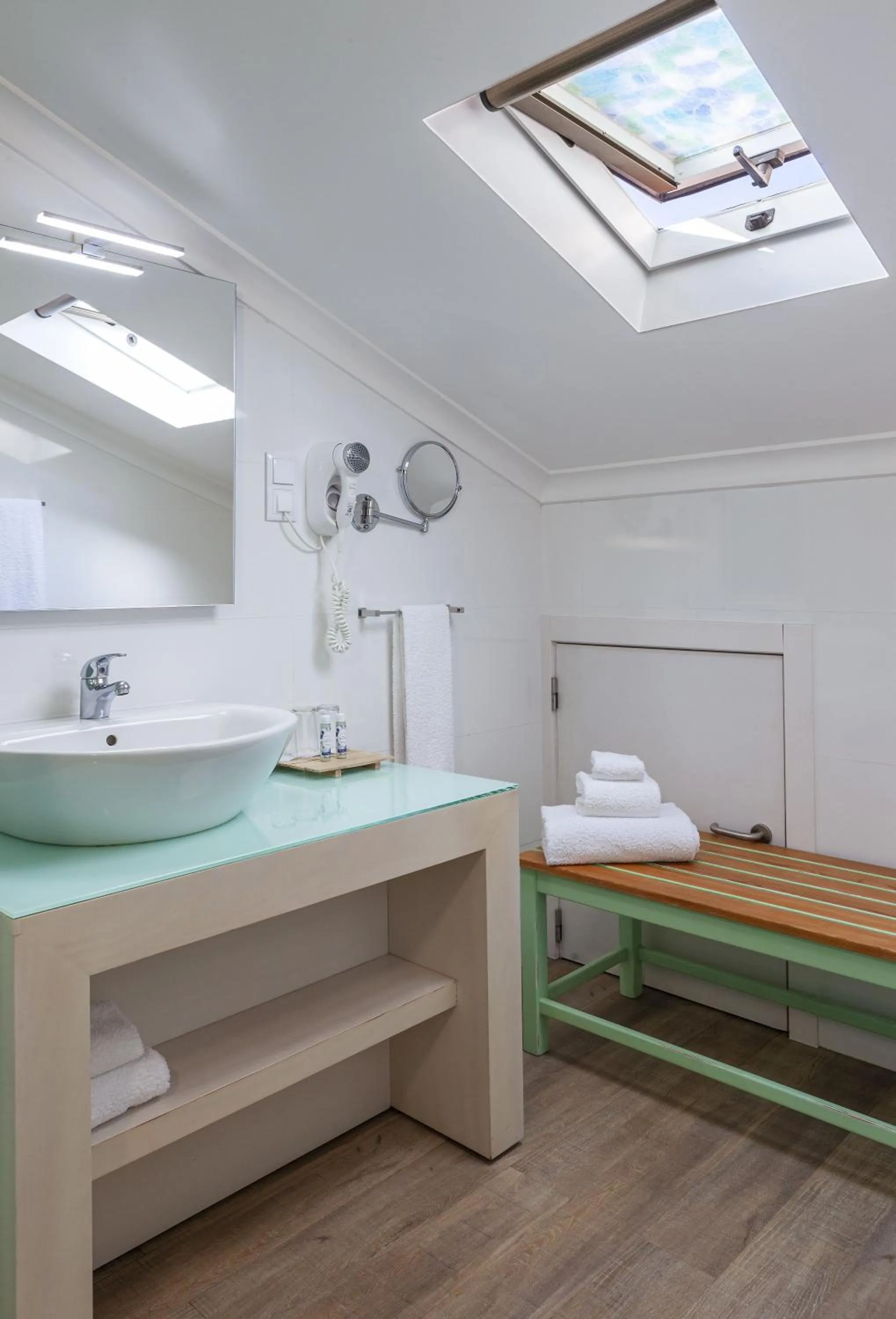 Bathroom in Boutique Hotel Casa do Outeiro - Arts & Crafts