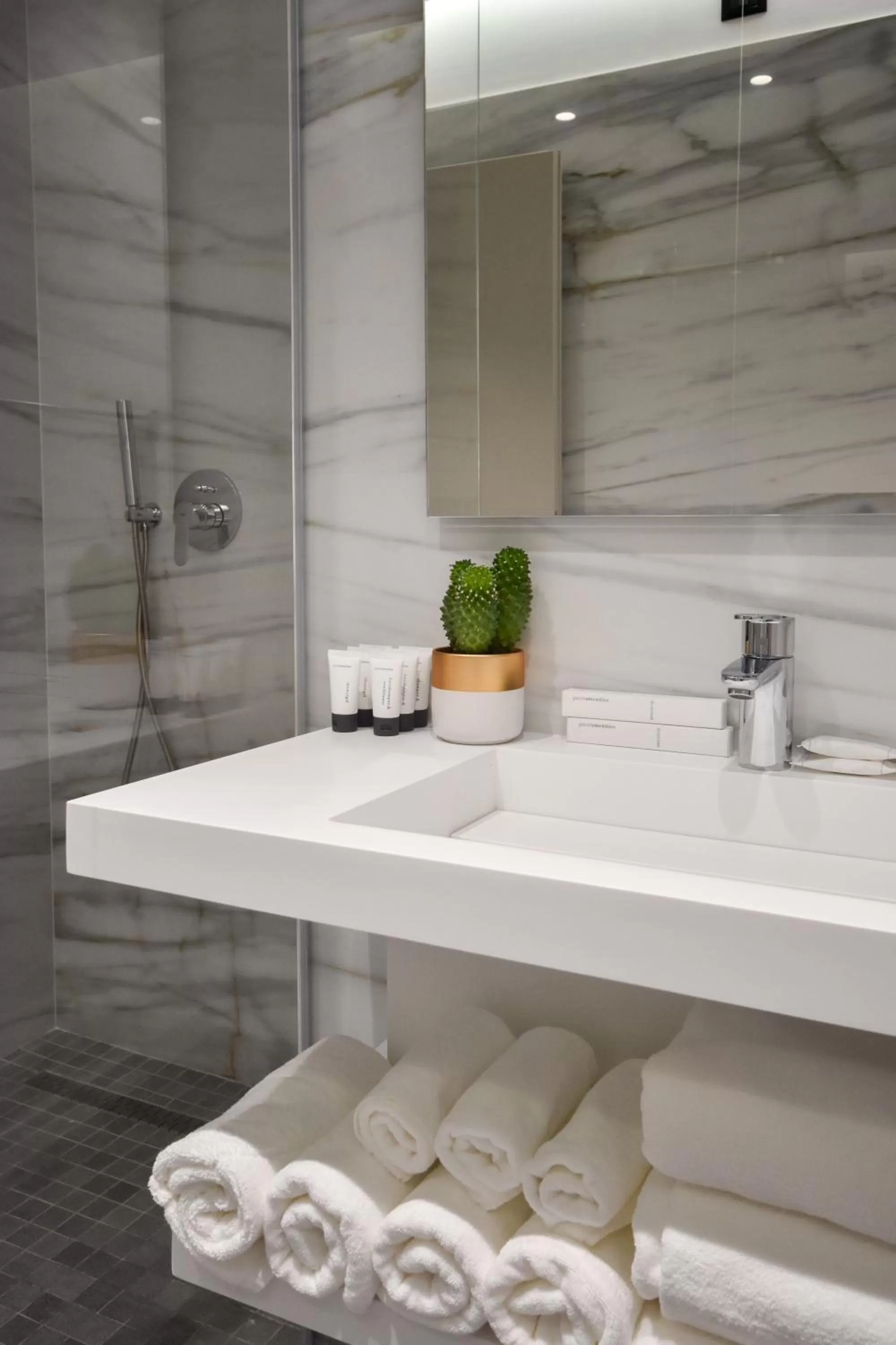 Bathroom in Flamingo Hotel