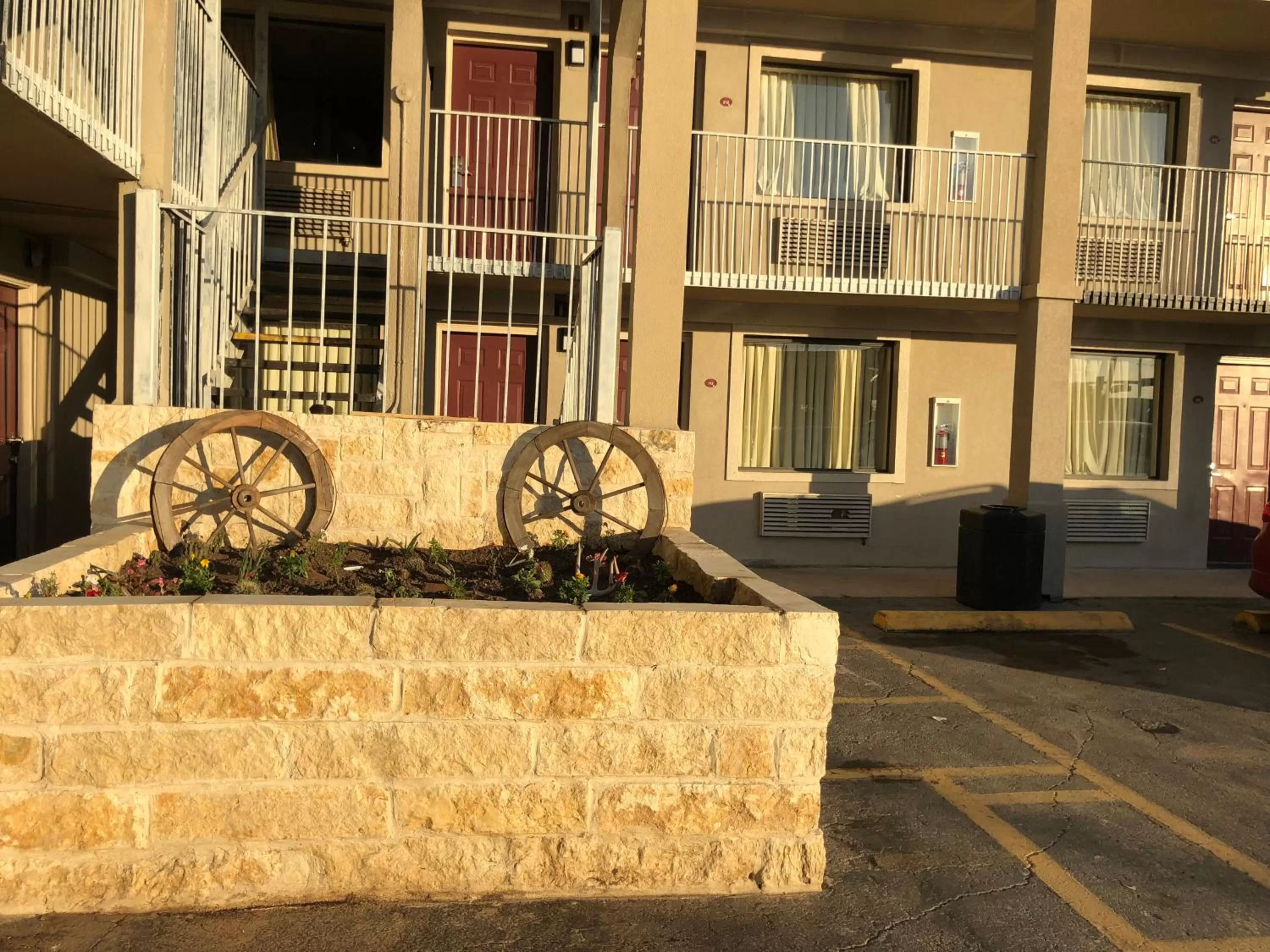 Area and facilities in Super 8 by Wyndham San Antonio Pearl District Downtown