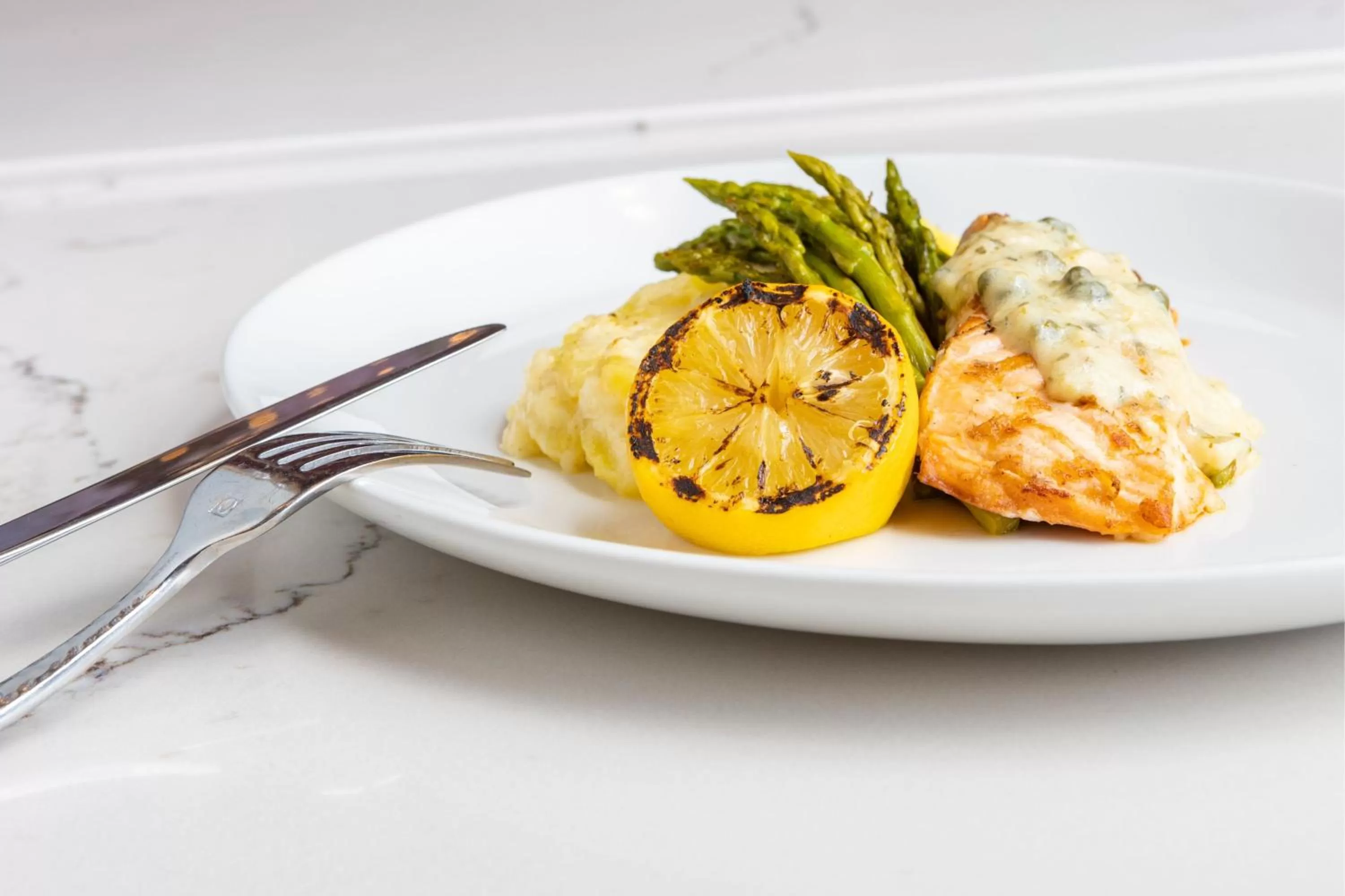 Restaurant/places to eat in Castle Hotel, Autograph Collection