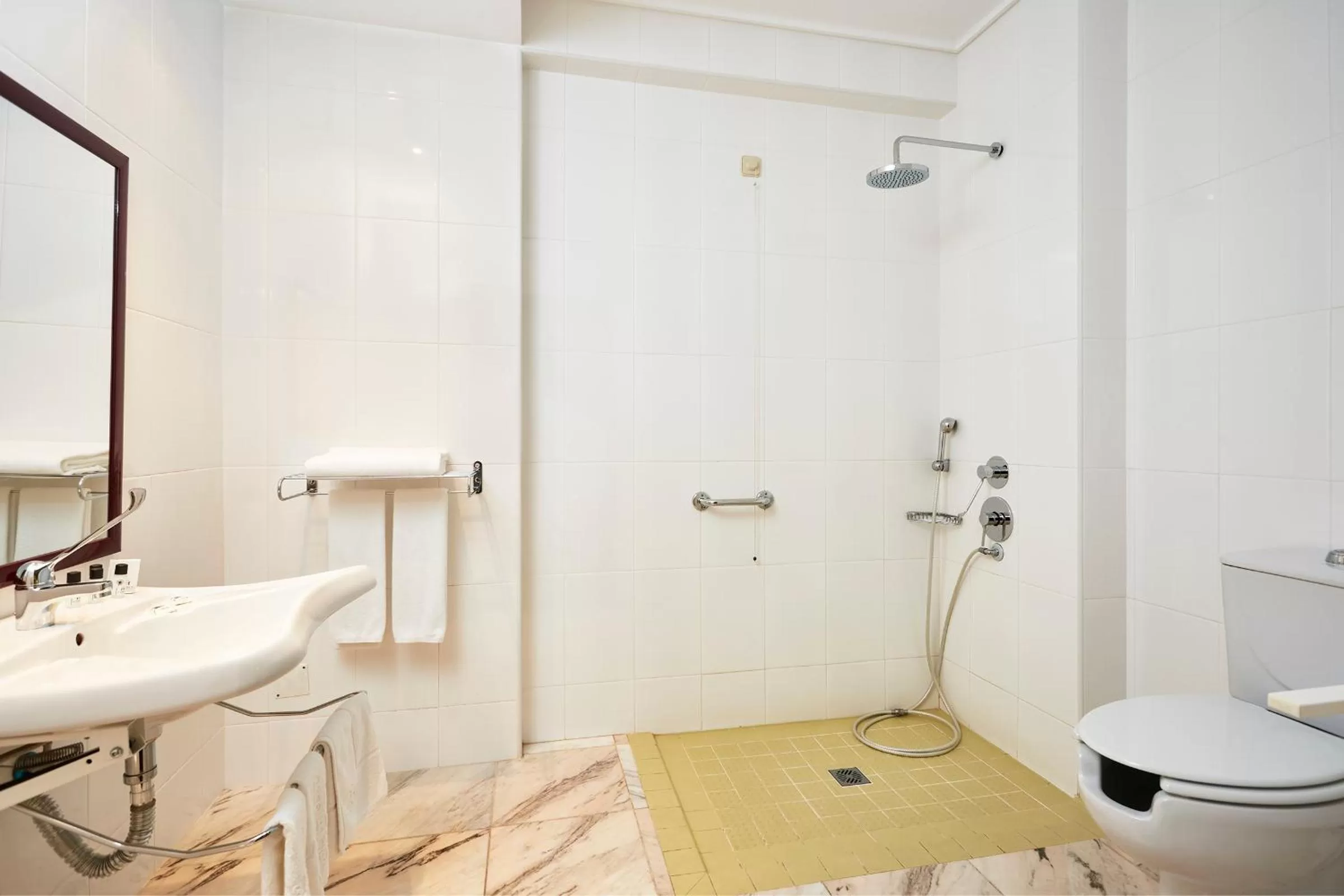 Bathroom in Hotel As Americas