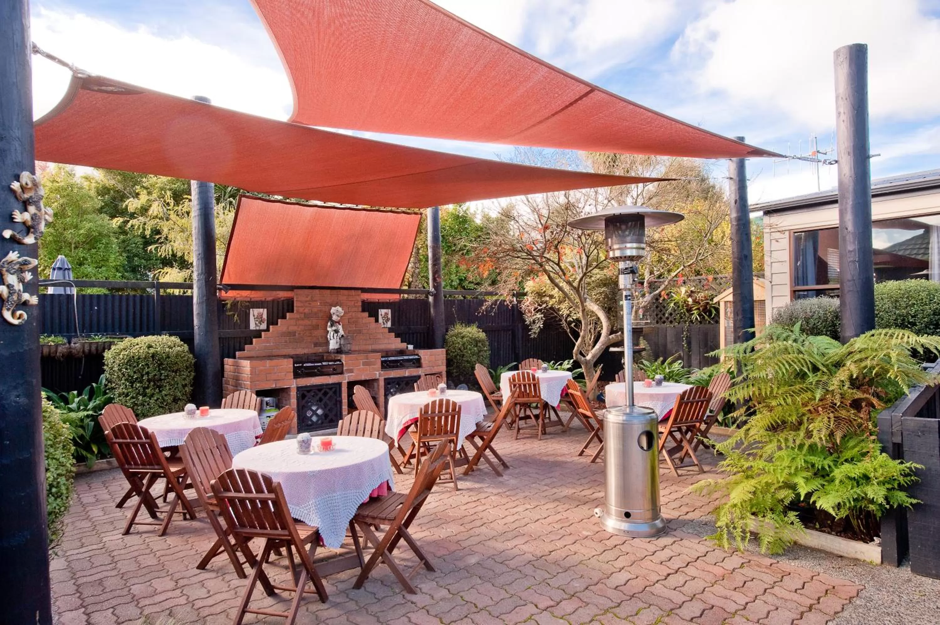 Restaurant/Places to Eat in Anndion Motel