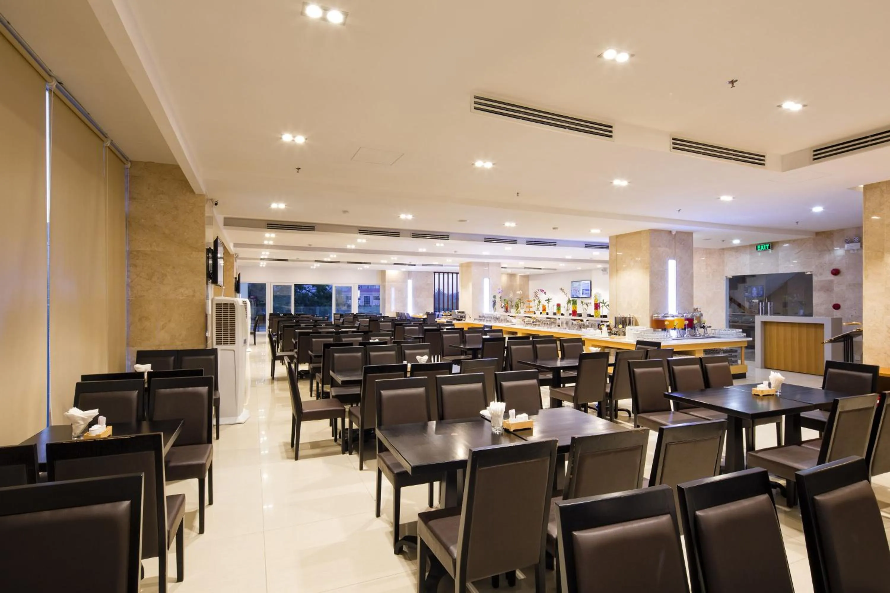 Restaurant/places to eat in Dendro Gold Hotel