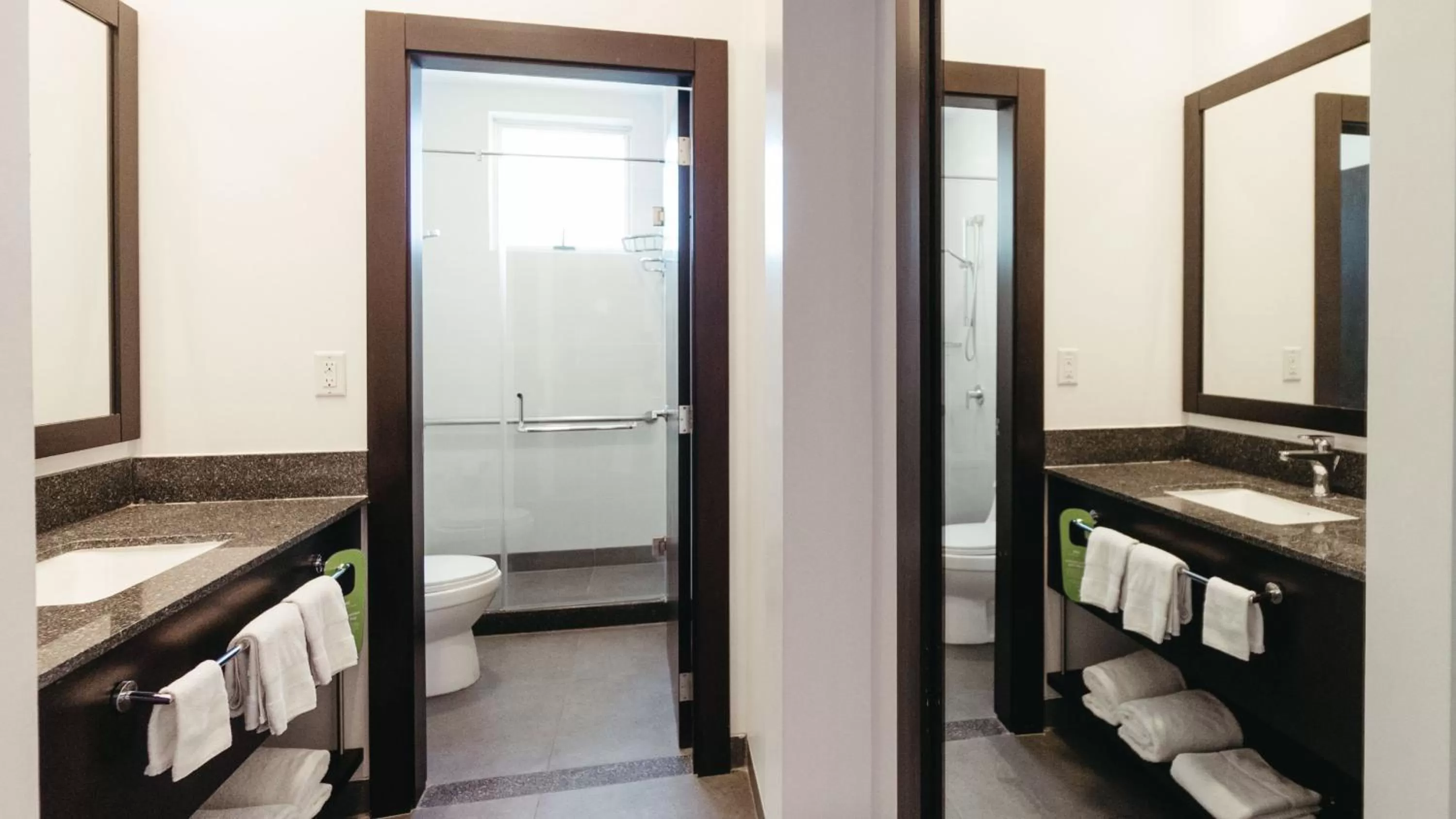 Bathroom in Holiday Inn Guayaquil Airport by IHG