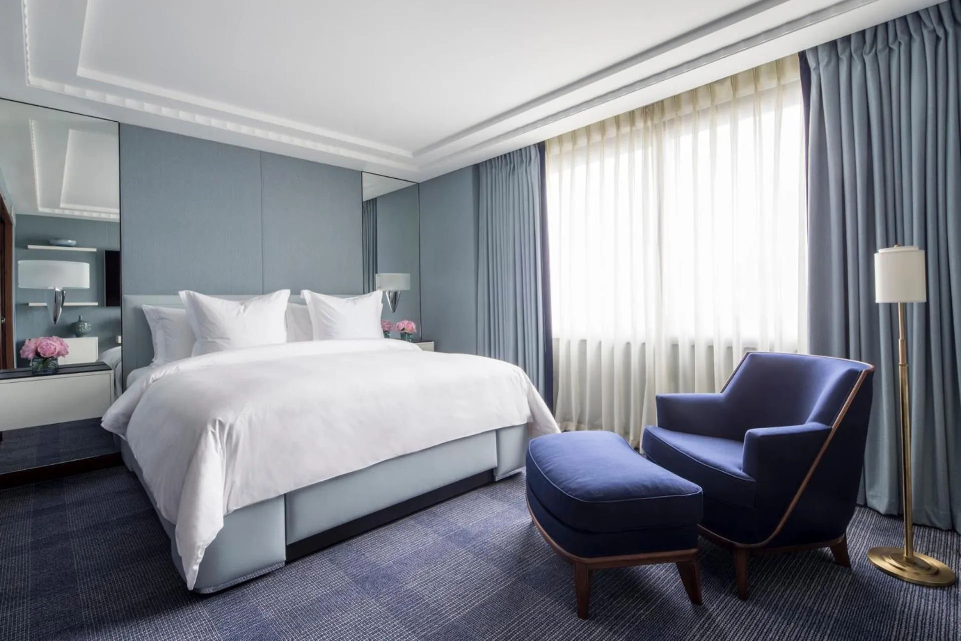 Ambassador Suite with King Bed in Four Seasons Hotel London At Park Lane